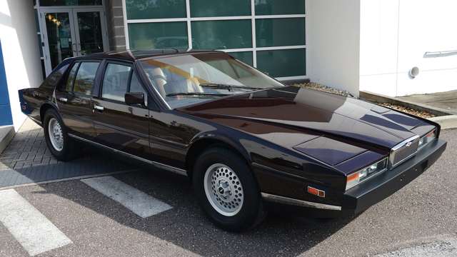 aston_martin_lagonda_18121801.jpg