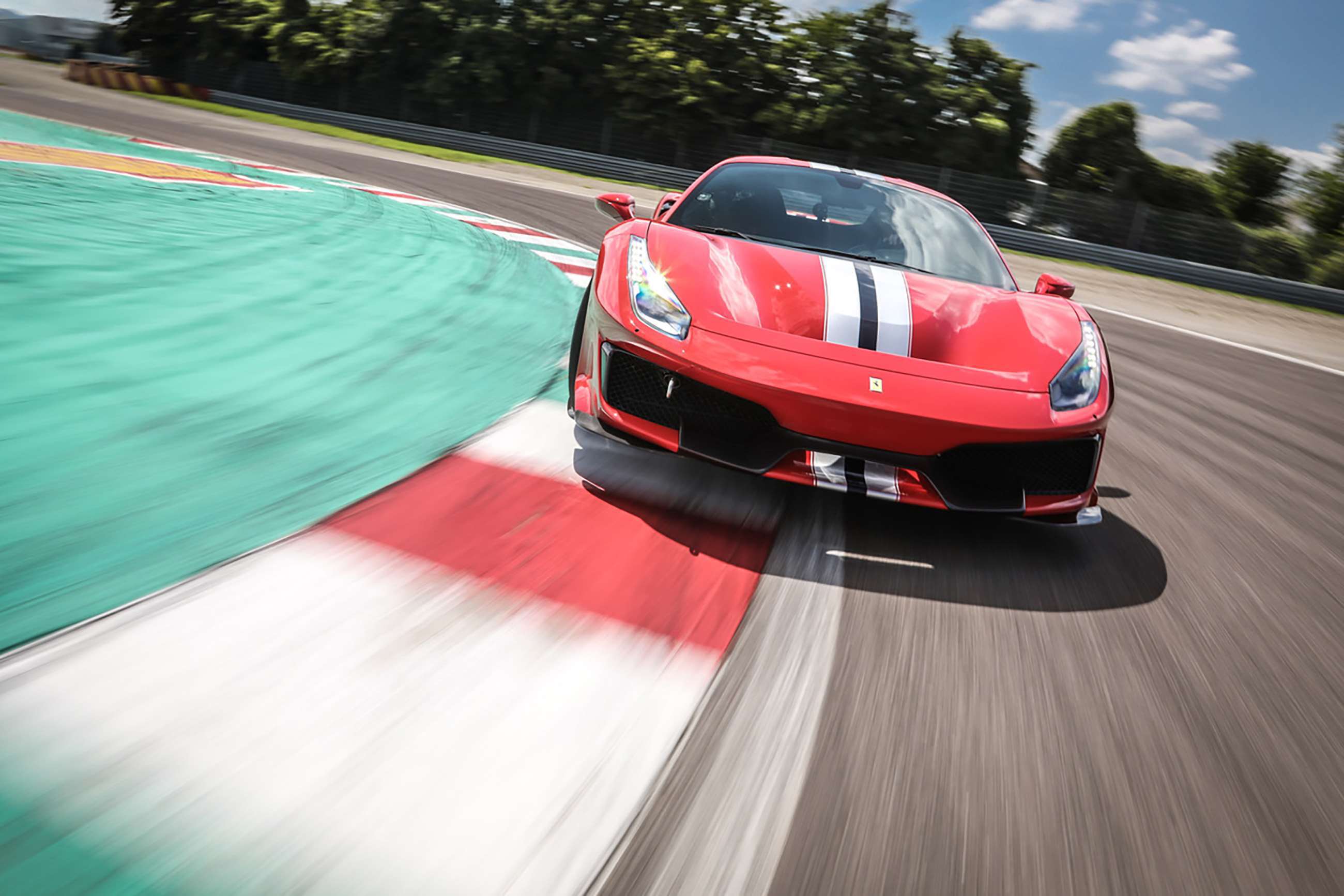 ferrari_588_pista_frankel_08061803.jpg