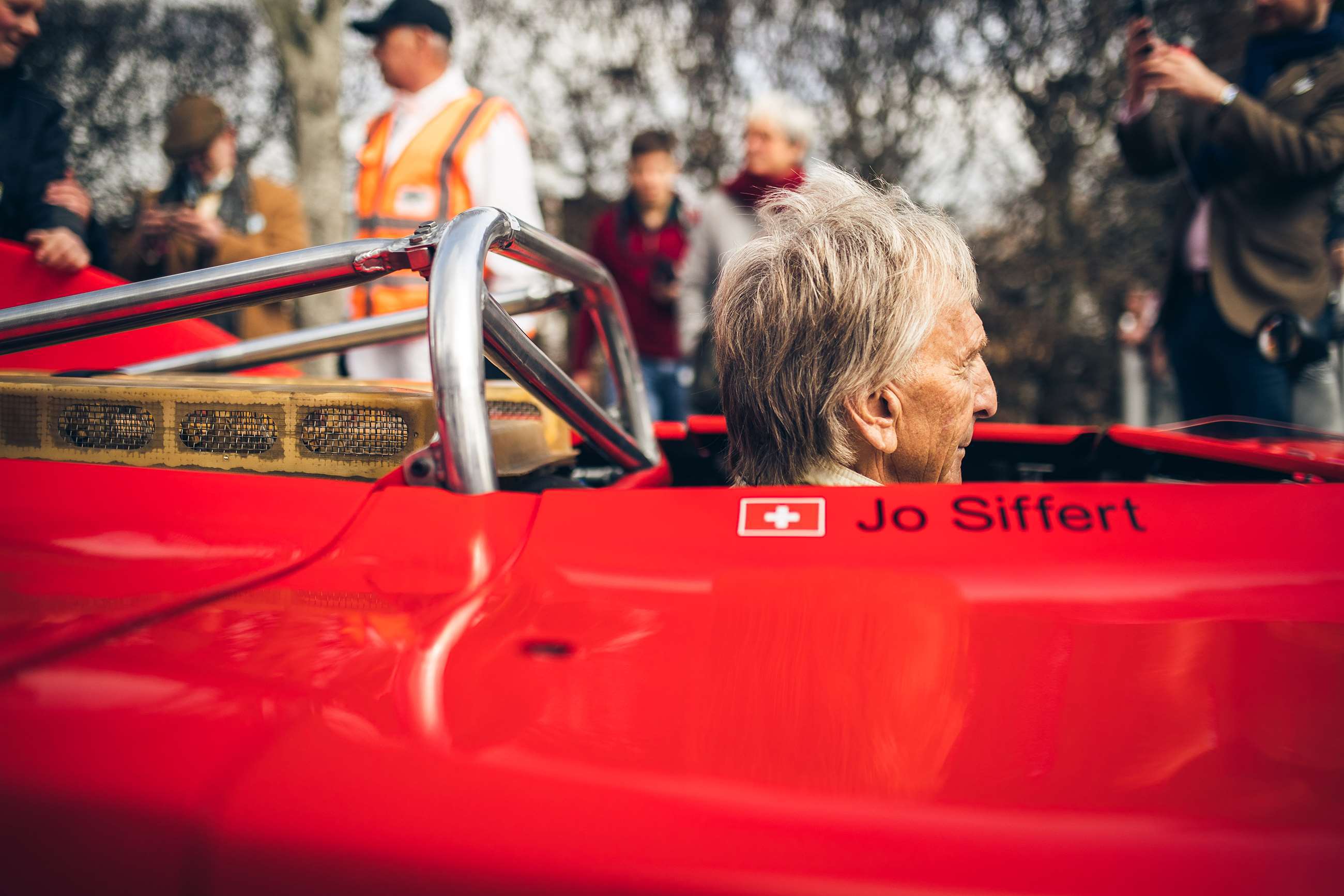 77mm-derek-bell-andrew-frankel-tom-shaxson-goodwood-19042019.jpg