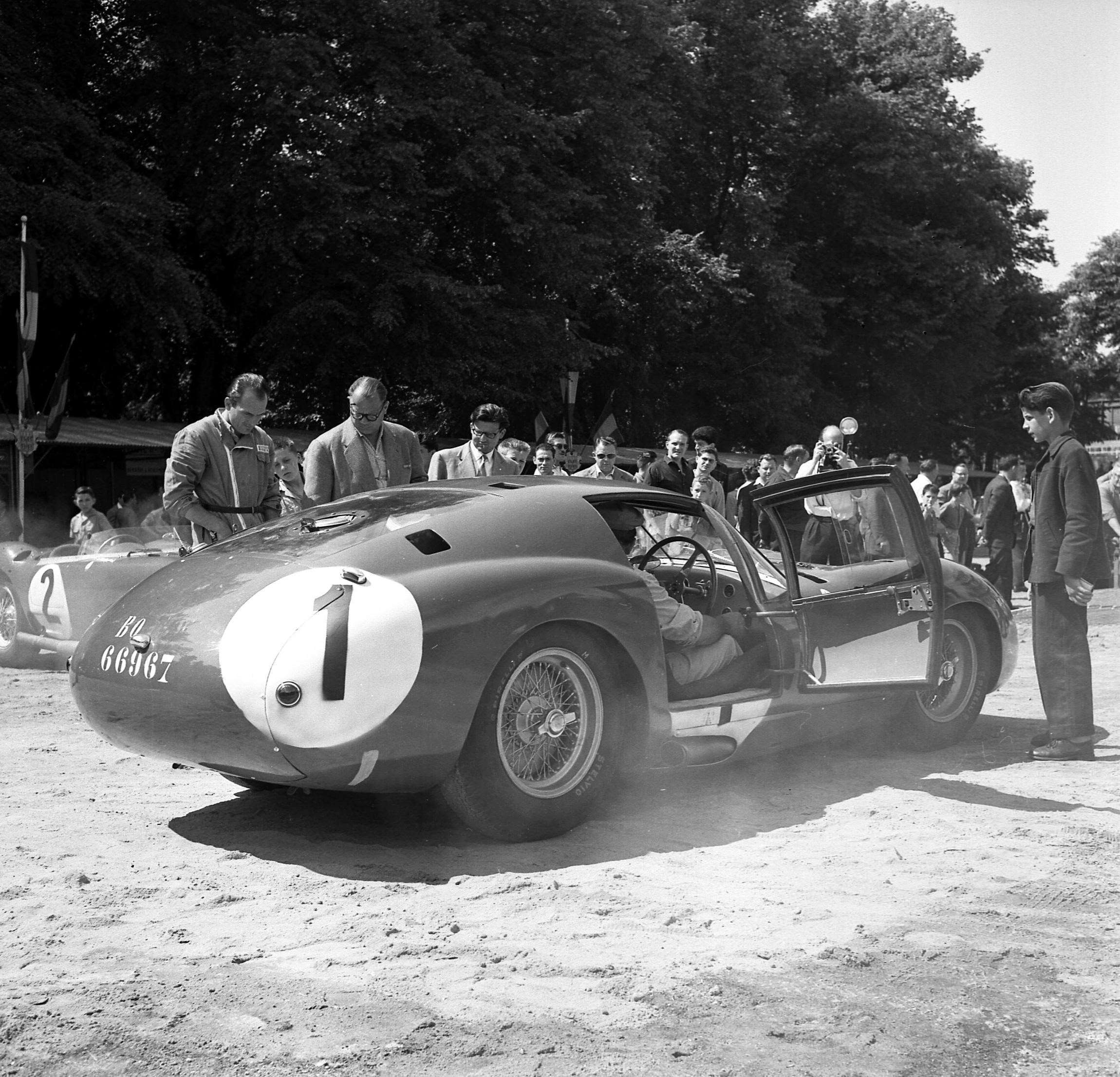 5 - High tide - Maserati 450S V8 Berlinetta at Le Mans, 1957