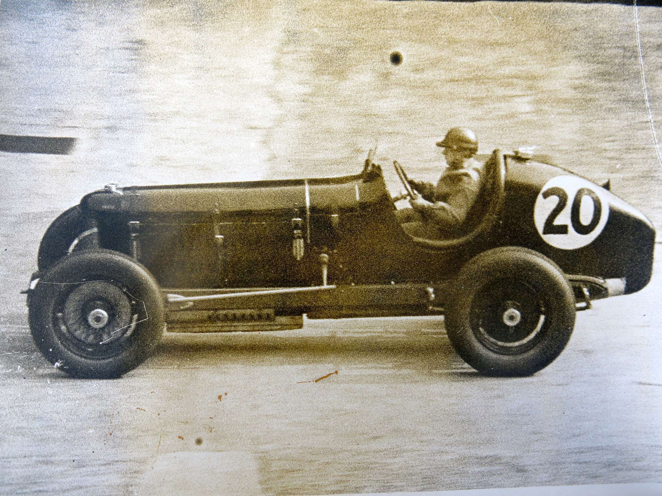 1936 BRDC 500 - Mrs Gwenda Stewart in the Duesenberg