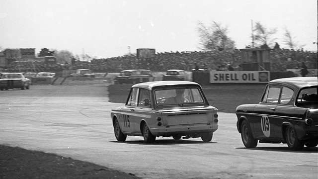 Nick Brittan’s 850cc Fraser Imp leading Paul Webb’s SuperSpeed Conversions Ford Anglia towards the chicane