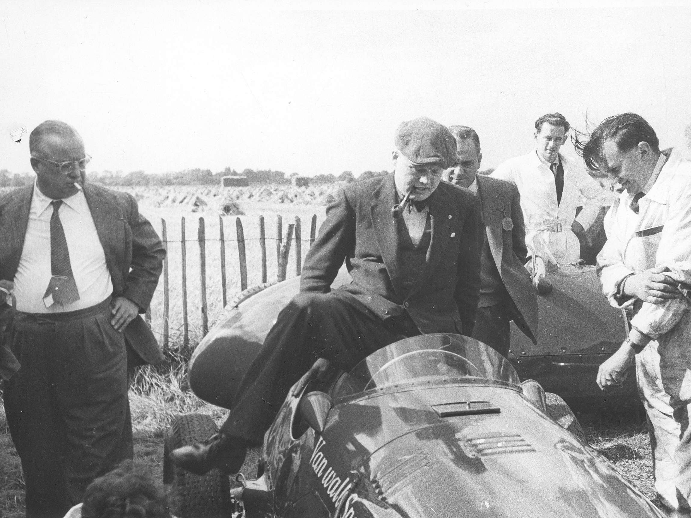 GAV left with Mike Hawthorn and the Vanwall Special at Goodwood, 1955