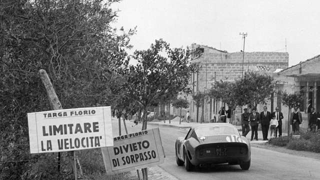 4 - Tommy Hitchcock III/Prince Zourab’s Scuderia Centro Sud-entered Ferrari 250GTO - 1963 Targa Florio
