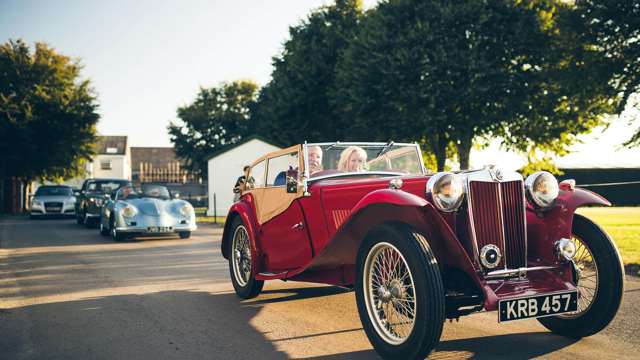 breakfast_club_classic_car_sunday_early_arrivers_05081829.jpg