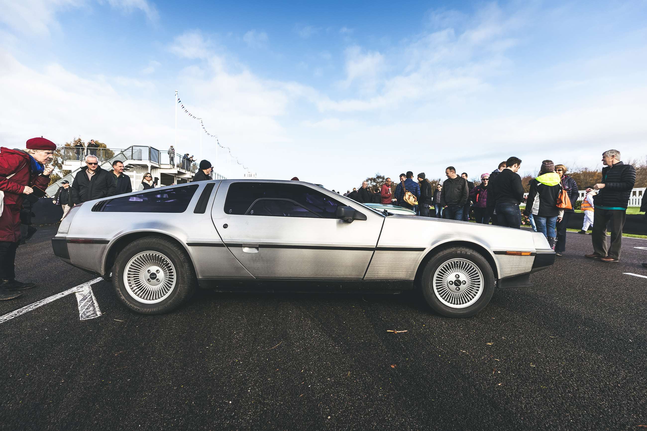 80s-sunday-delorean-03111923.jpg