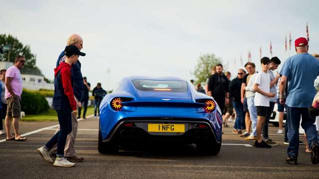 breakfast-club-supercar-sunday-early-arrivals-james-lynch-go02061955.jpg