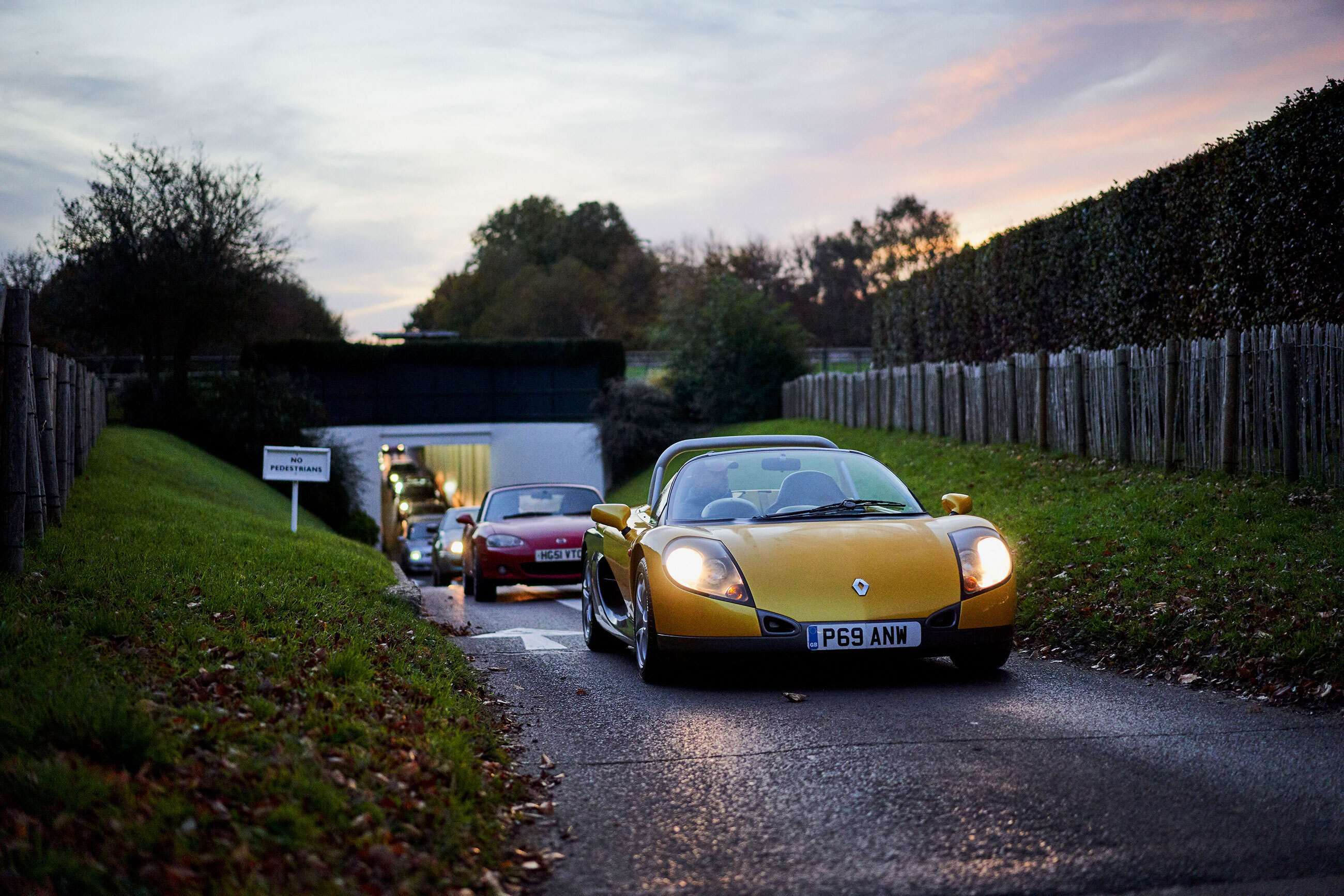 renault-sport-spyder-90s-sunday-breakfast-club-2021-james-lynch-goodwood-08112021.jpg