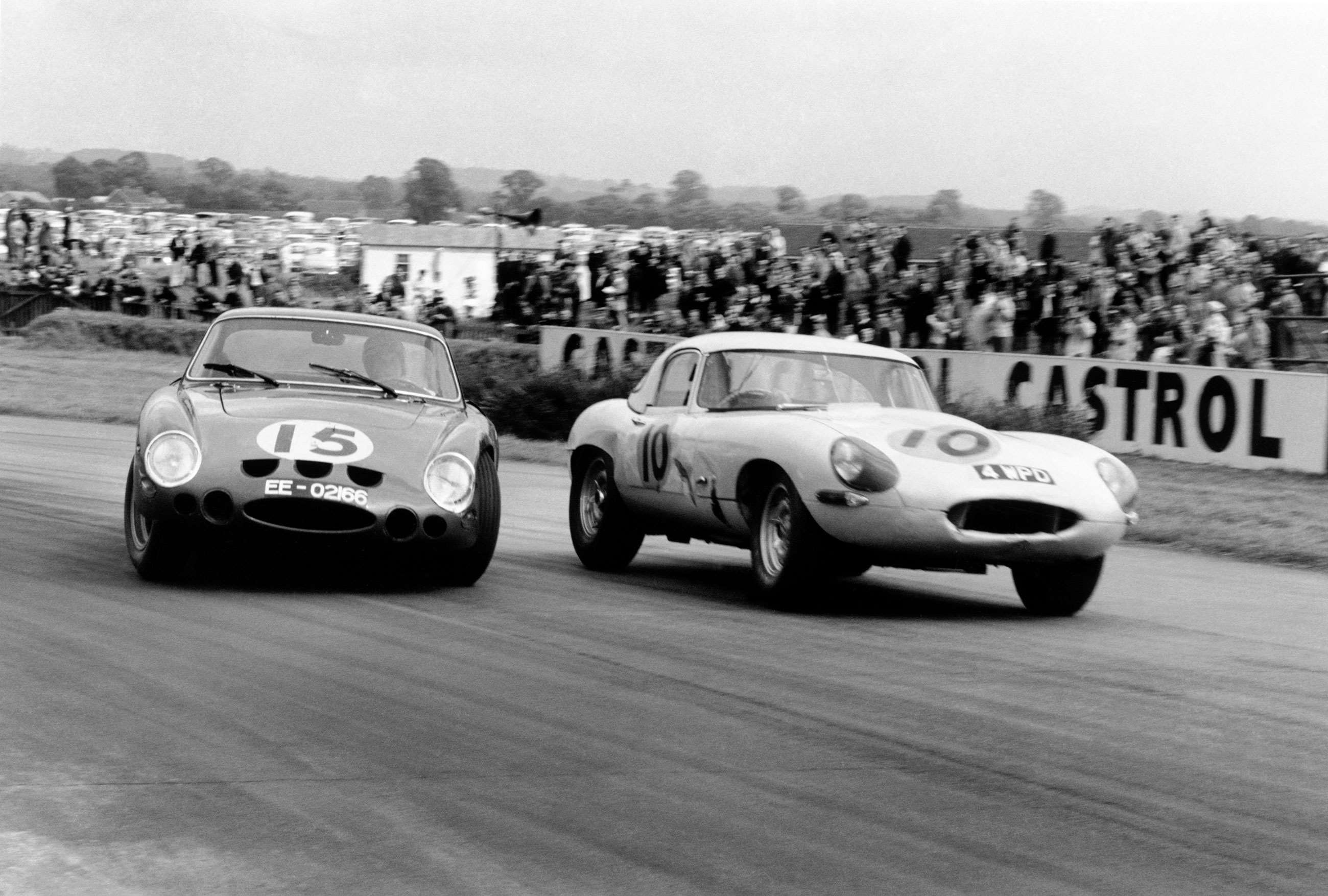 roger-penske-goodwood-rac-tt-1963-ferrari-250-gto-jack-sears-jaguar-e-type-lat-mi-goodwood-13042021.jpg