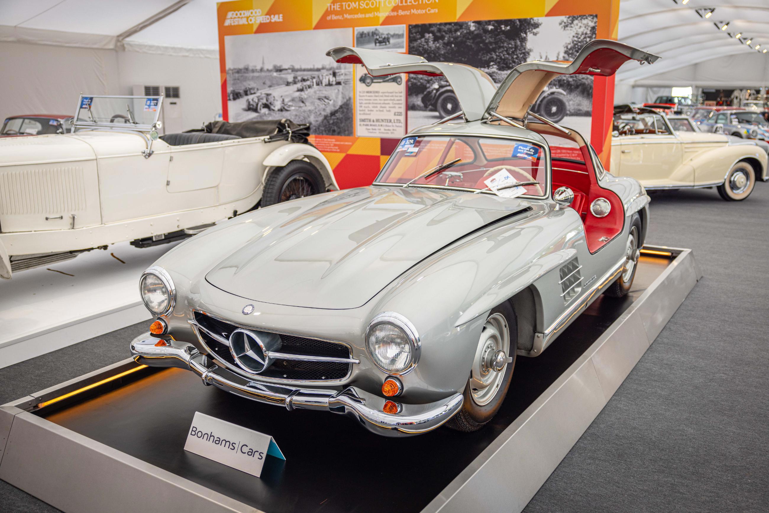 9 Mercedes 300 SL.jpg