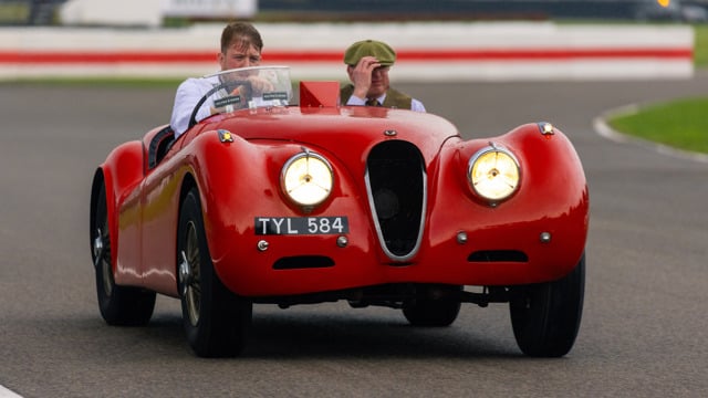 jaguar xk parade Toby 03.jpg