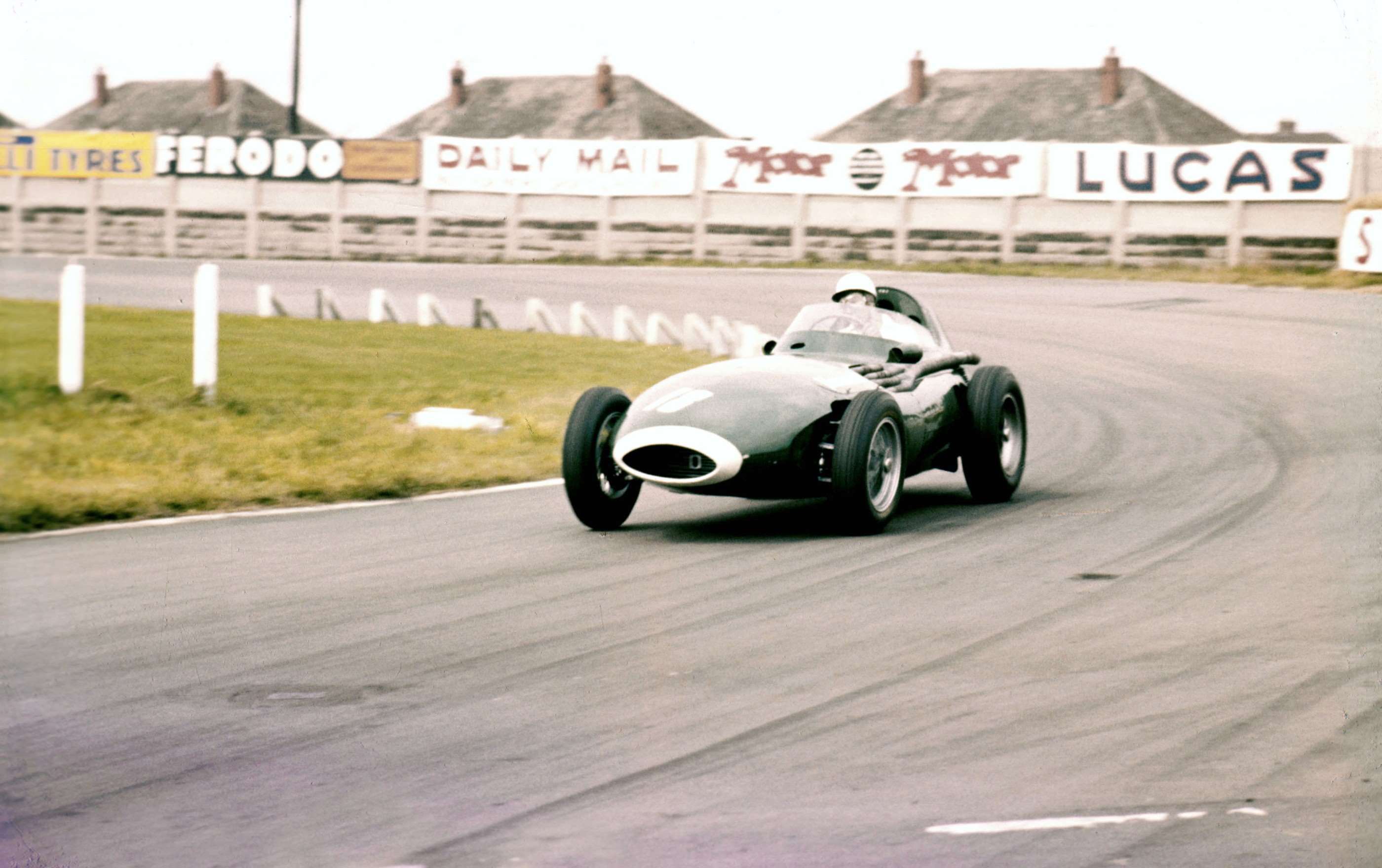 aintree_stirling_moss_1957_goodwood_revival_24082017_02.jpg