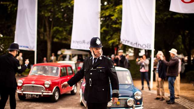 revival-2019-policeman-mini-drew-gibson-goodwood-15092019.jpg