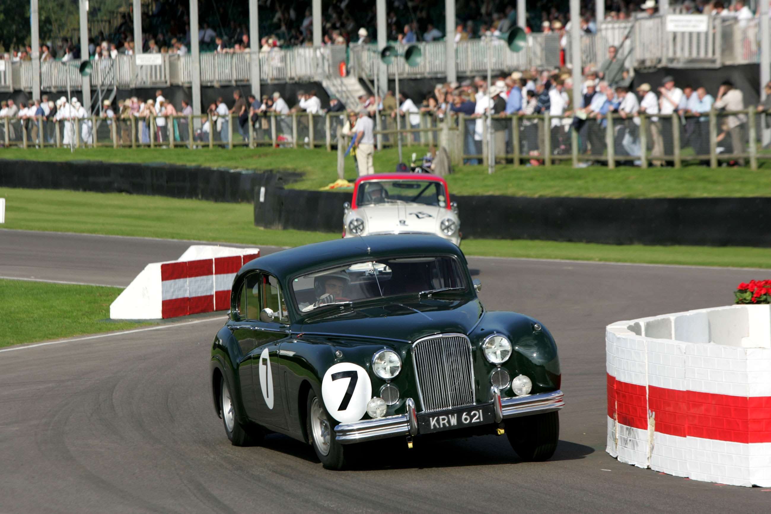 2-jaguar-mkvii-rowan-atkinson-revival-2008-gareth-bumstead-mi-goodwood-15092021.jpg