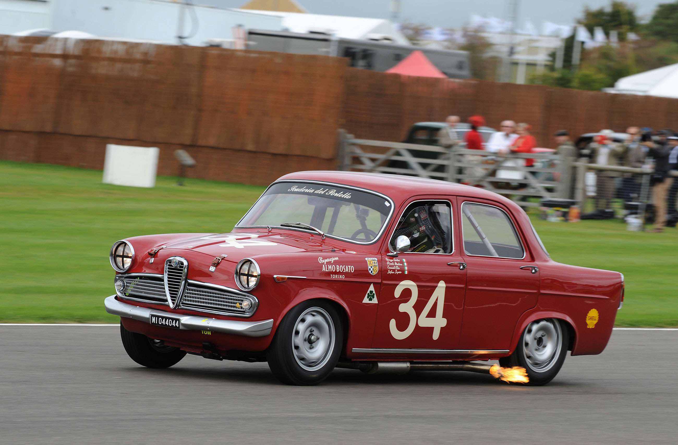 3-alfa-romeo-giulia-ti-richard-meaden-revival-2017-jeff-bloxham-lat-mi-goodwood-15092021.jpg