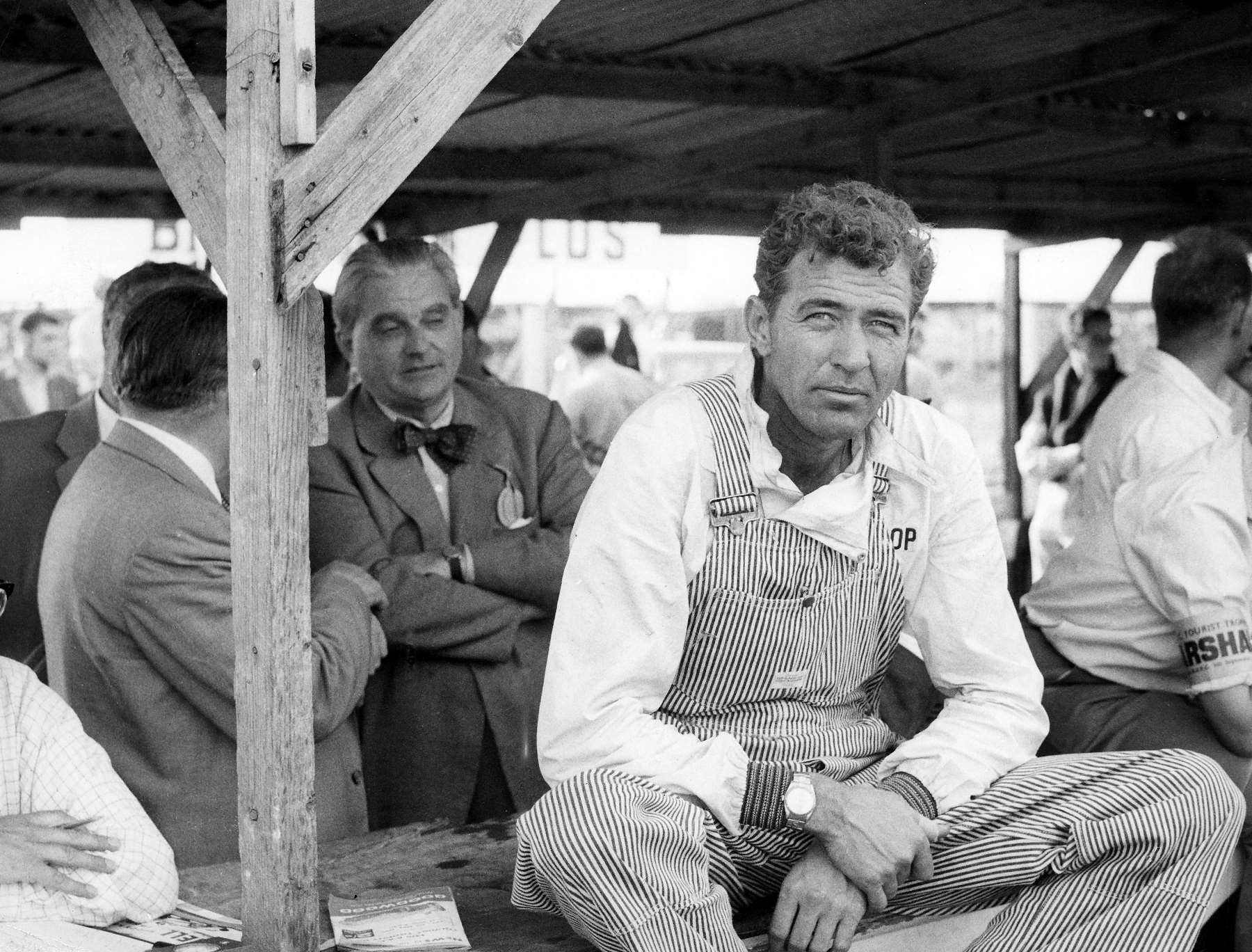 carroll-shelby-pictured-at-the-goodwood-motor-circuit-in-1959.-ph.-by-gpl..jpg