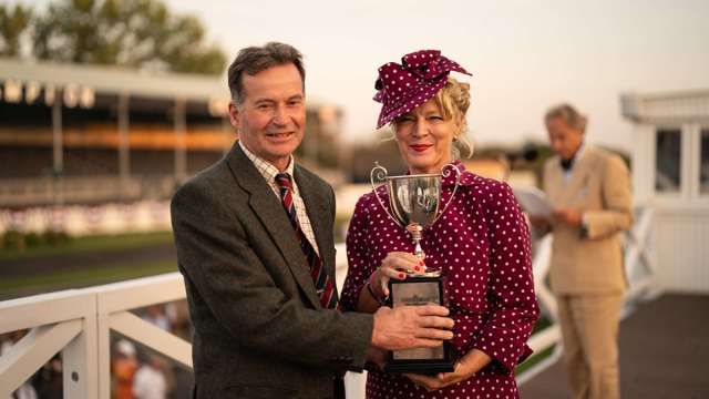 prize-giving-2023-goodwood-revival-pete-summers-12.jpg