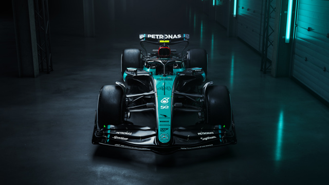 Mercedes Singapore Petronas livery 03.jpg