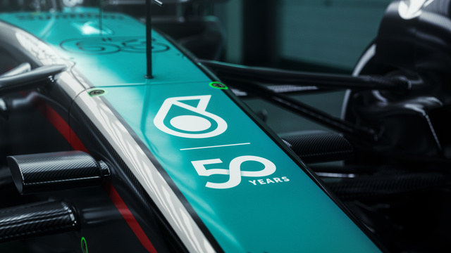 Mercedes Singapore Petronas livery 04.jpg