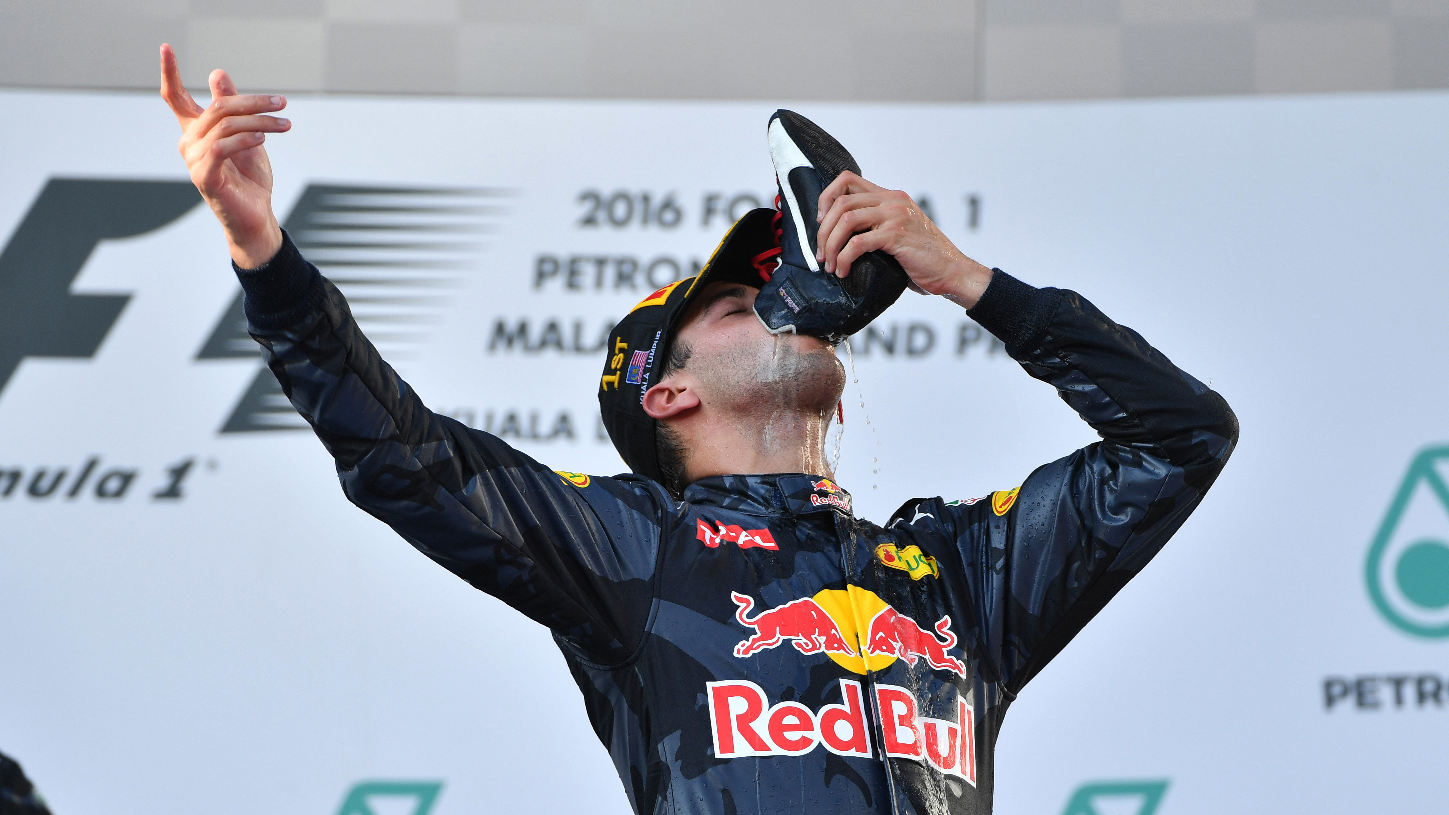 ricciardo malaysia 2016 copy.jpg