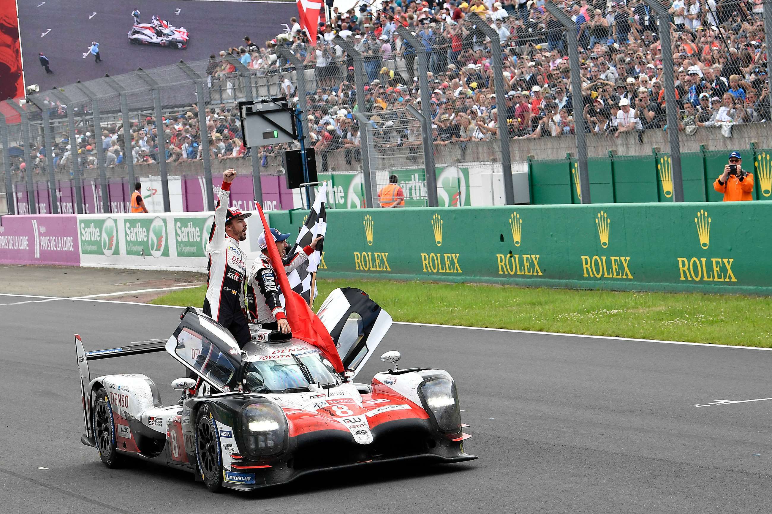 f1_champ_le_mans_winners_godwood_18061801.jpg