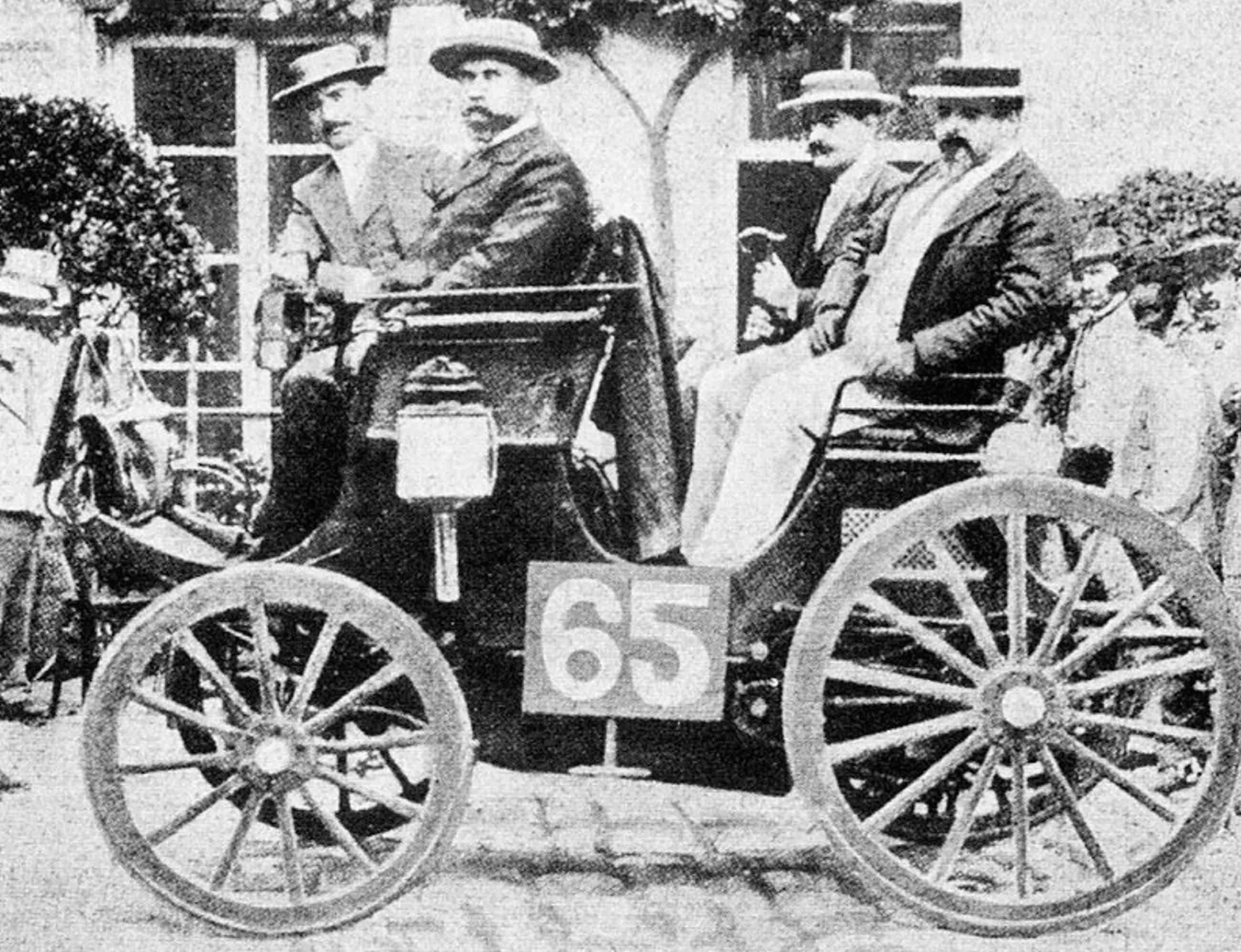 Albert Lemaitre (left), ‘on’ his Peugeot Type 7, finished second in the pioneering 1894 Paris-Rouen Trial. Images courtesy of the GP Library. 