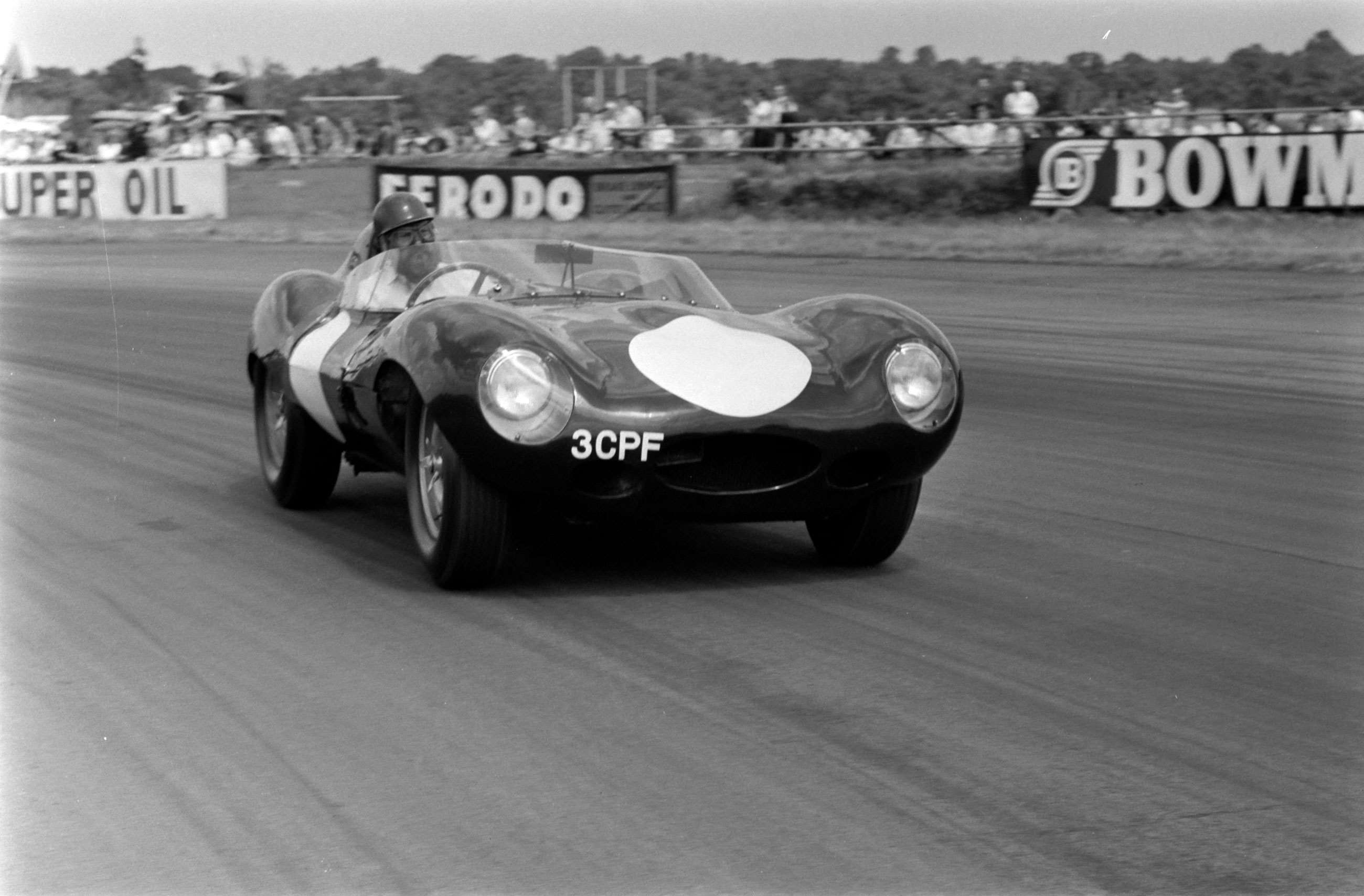 duncan-hamilton-silverstone-1967-jaguar-d-type-lat-motorsport-images-goodwood-29042020.jpg