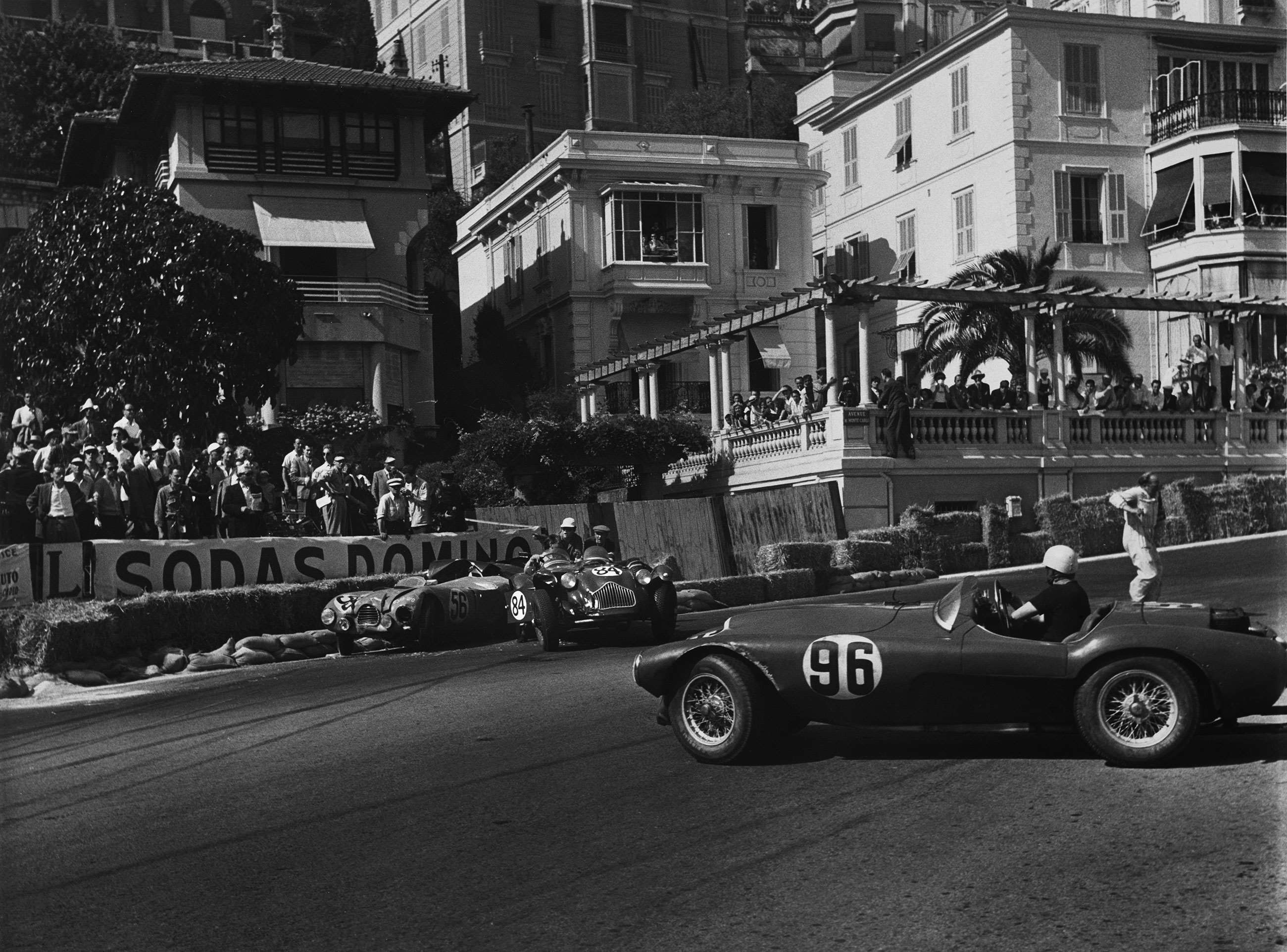 monaco-1952-crash-robert-manzon-anthony-hume-piero-carini-lat-motorsport-images-goodwood-23042020-copy.jpg