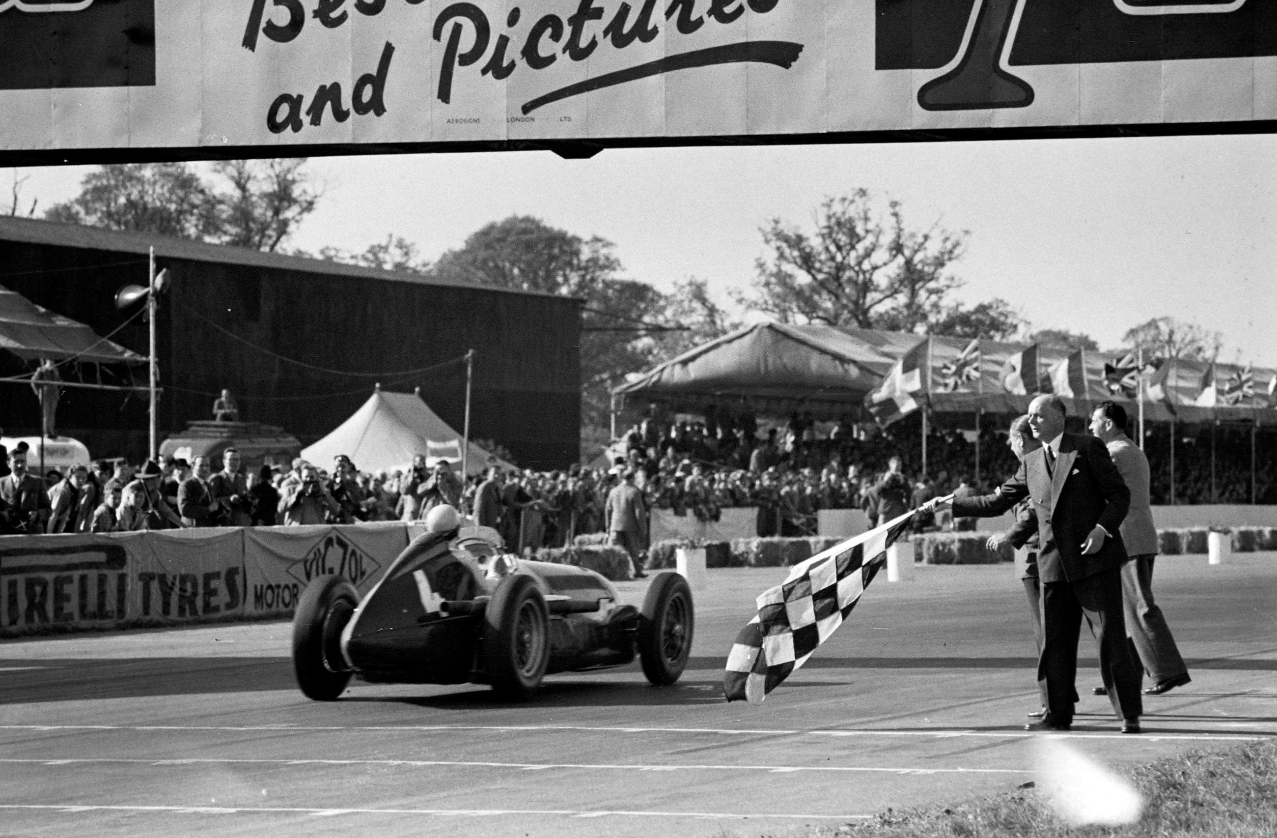 Gallery: The First Formula 1 Race – The 1950 British Grand Prix | GRR