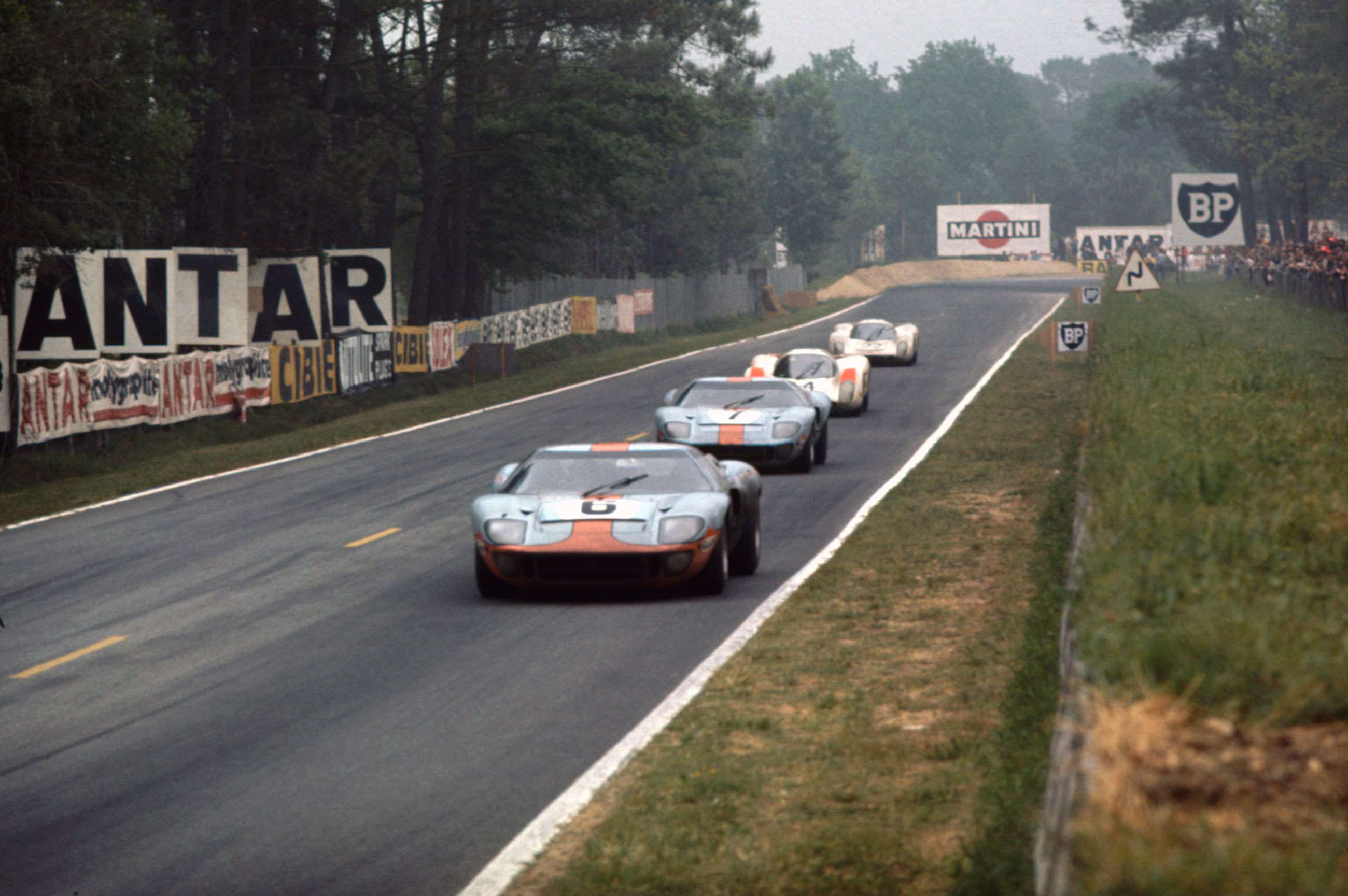 best-racing-sportscars-5-ford-gt40-le-mans-1968-ickx-oliver-hobbs-hailwood-lat-mi-goodwood-17062020.jpg