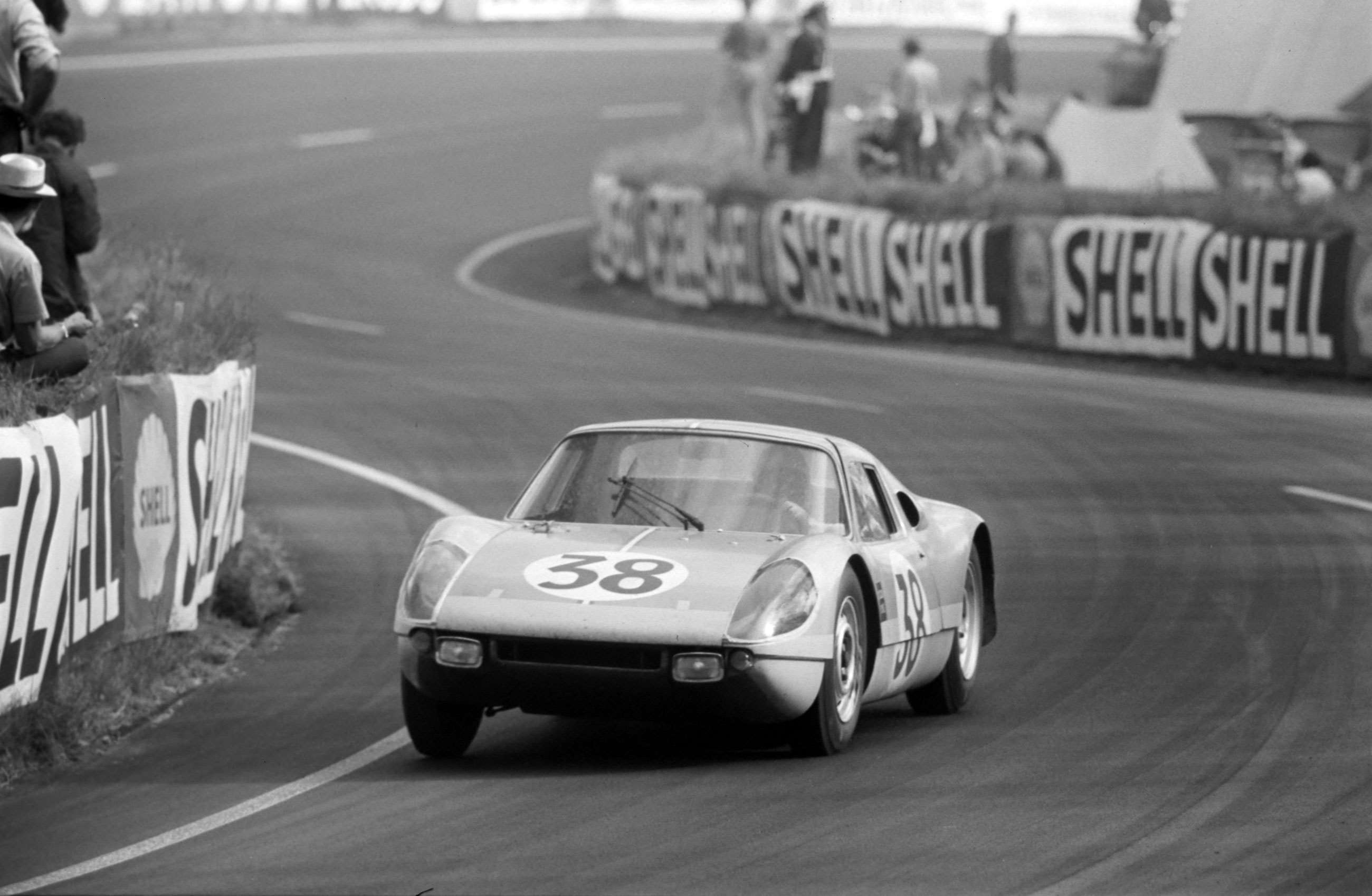 best-racing-porsches-3-porsche-904_4-gts-le-mans-1965-dewez-kerguen-rainer-schlegelmilch-goodwood-03072020.jpg