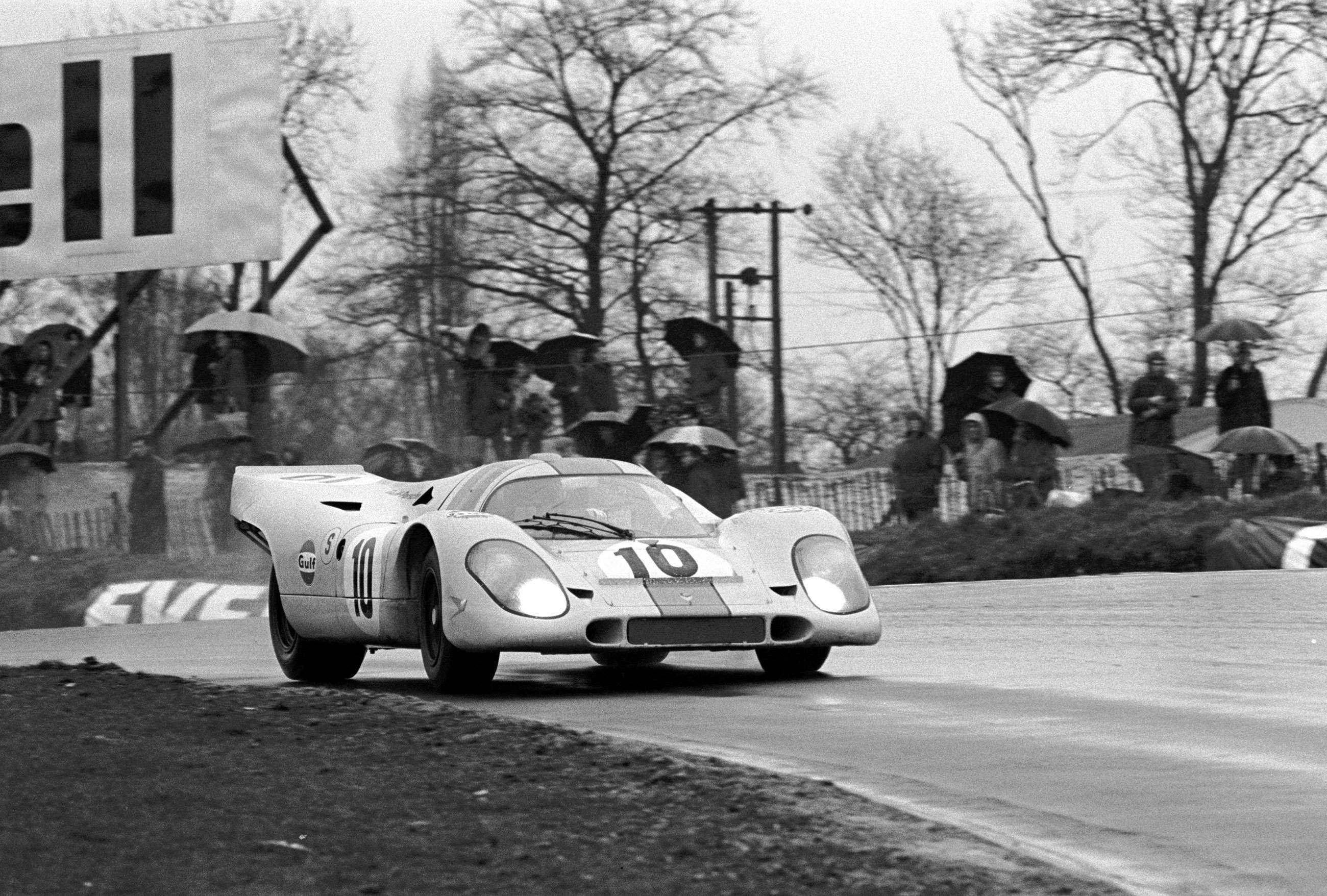 best-racing-porsches-4-porsche-917k-pedro-rodriguez-leo-kinnunen-brands-hatch-1970-david-phipps-mi-goodwood-03072020.jpg