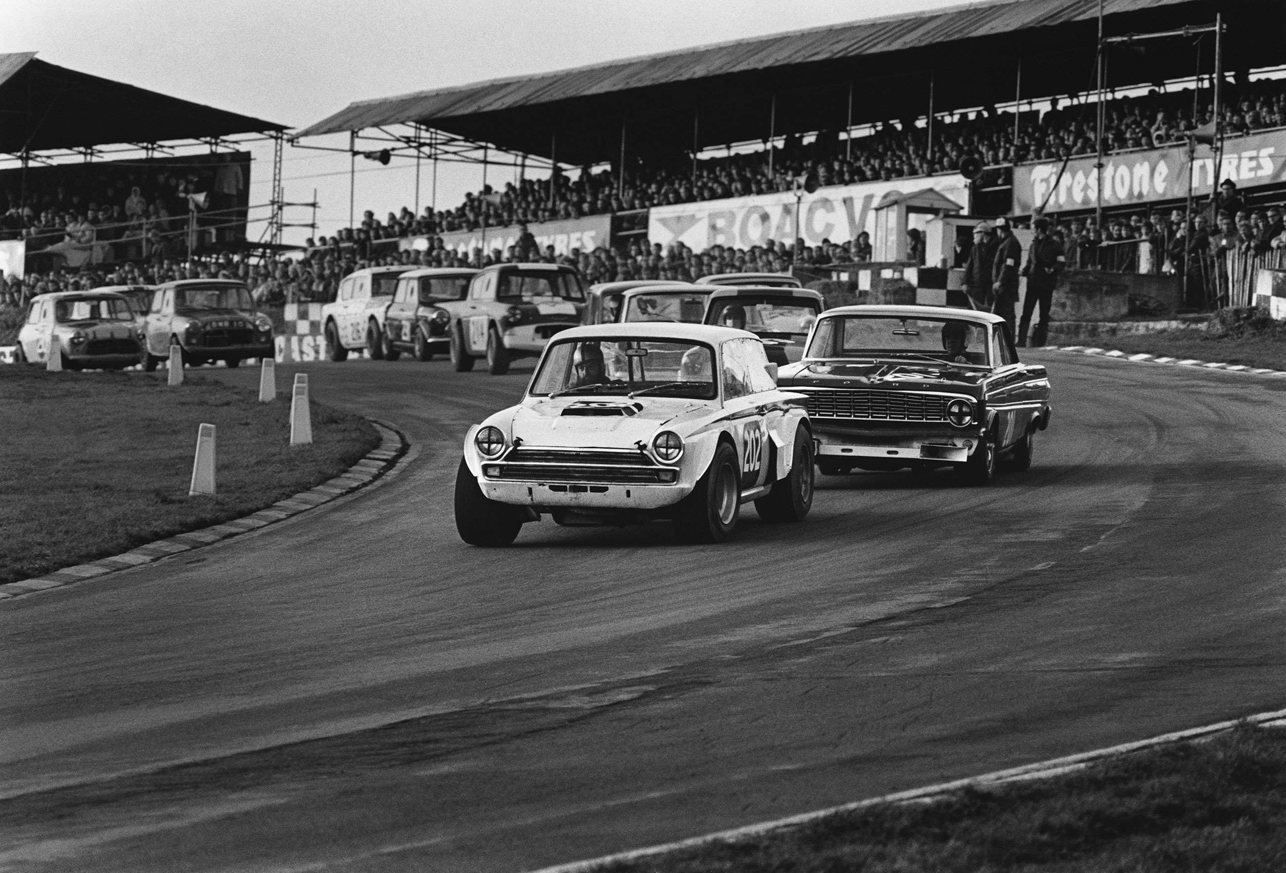 Another from Brands Hatch, this time in 1968. Brian Robinson in his Ford Lotus Cortina leads Brian Muir in a Ford Falcon Sprint.
