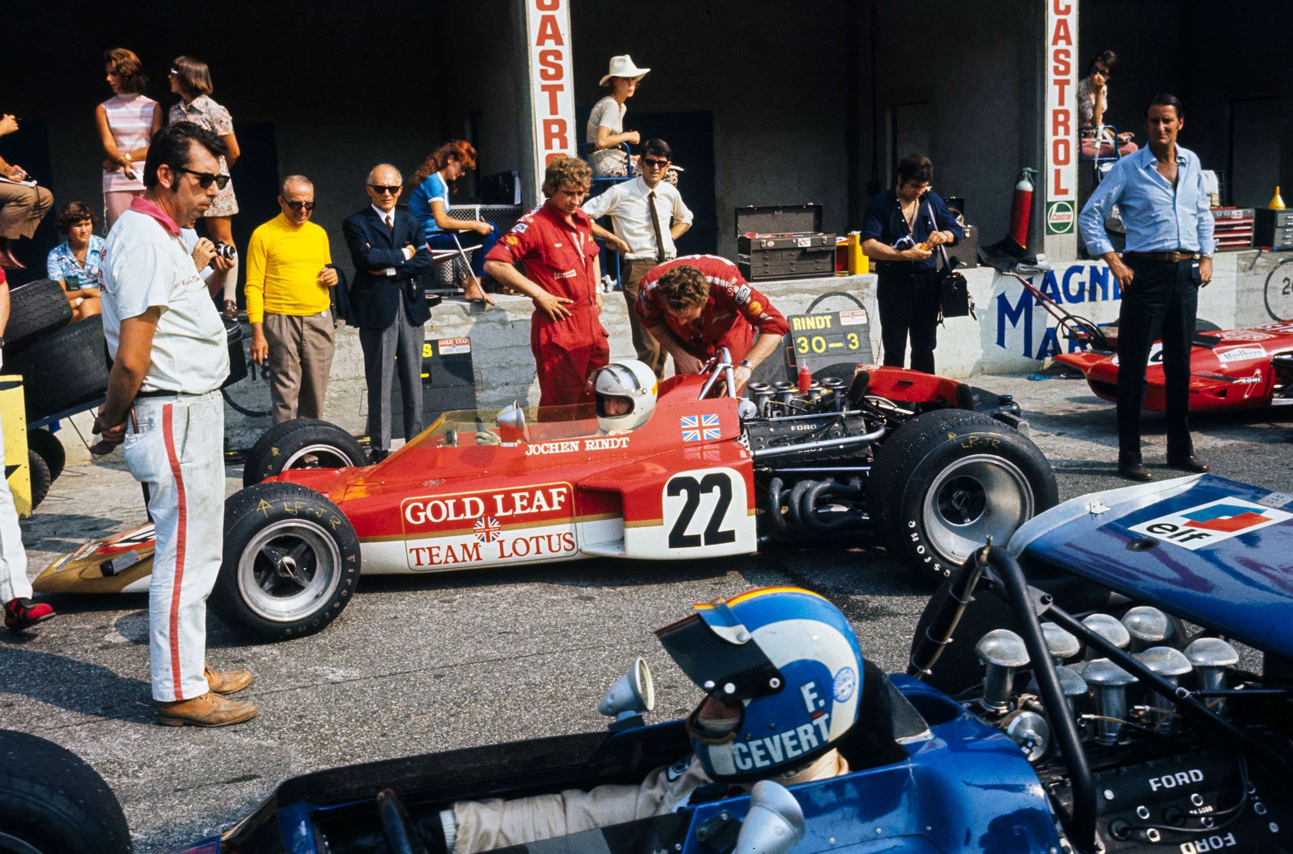Jochen before practice for the 1970 Italian Grand Prix at Monza in his Lotus 72C, looking across to François Cevert in his March 701. 