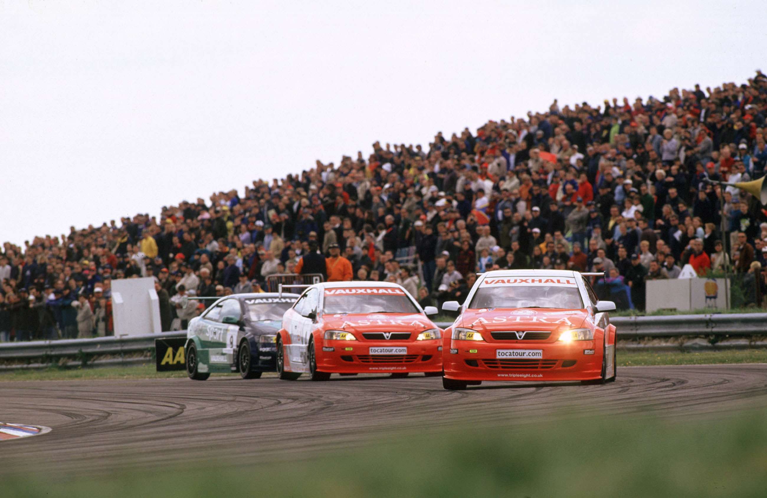 most-dominant-racing-cars-10-vauxhall-astra-coupe-btcc-2001-plato-muller-thompson-malcom-griffiths-mi-goodwood-13112021.jpg