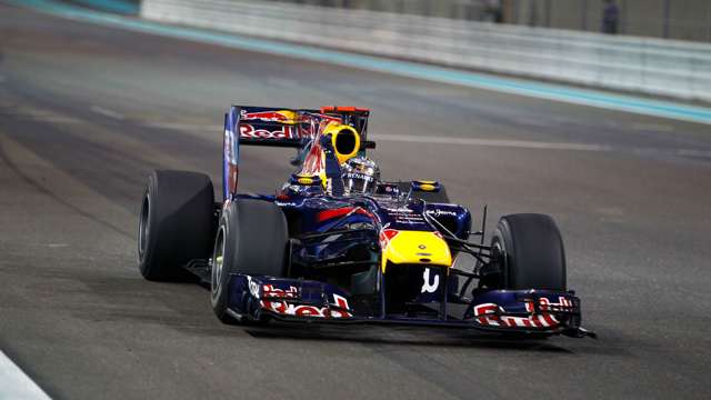 best-tital-deciding-f1-races-4-2010-abu-dhabi-sebastian-vettel-red-bull-rb6-glenn-dunbar-mi-06122021.jpg