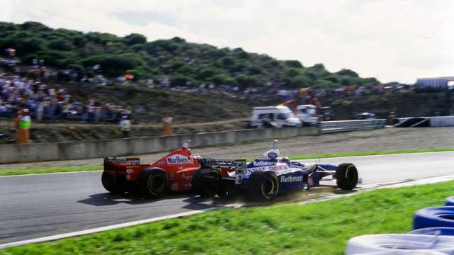 best-tital-deciding-f1-races-6-1997-jerez-jacques-villeneuve-michael-schumacher-crash-mi-06122021.jpg