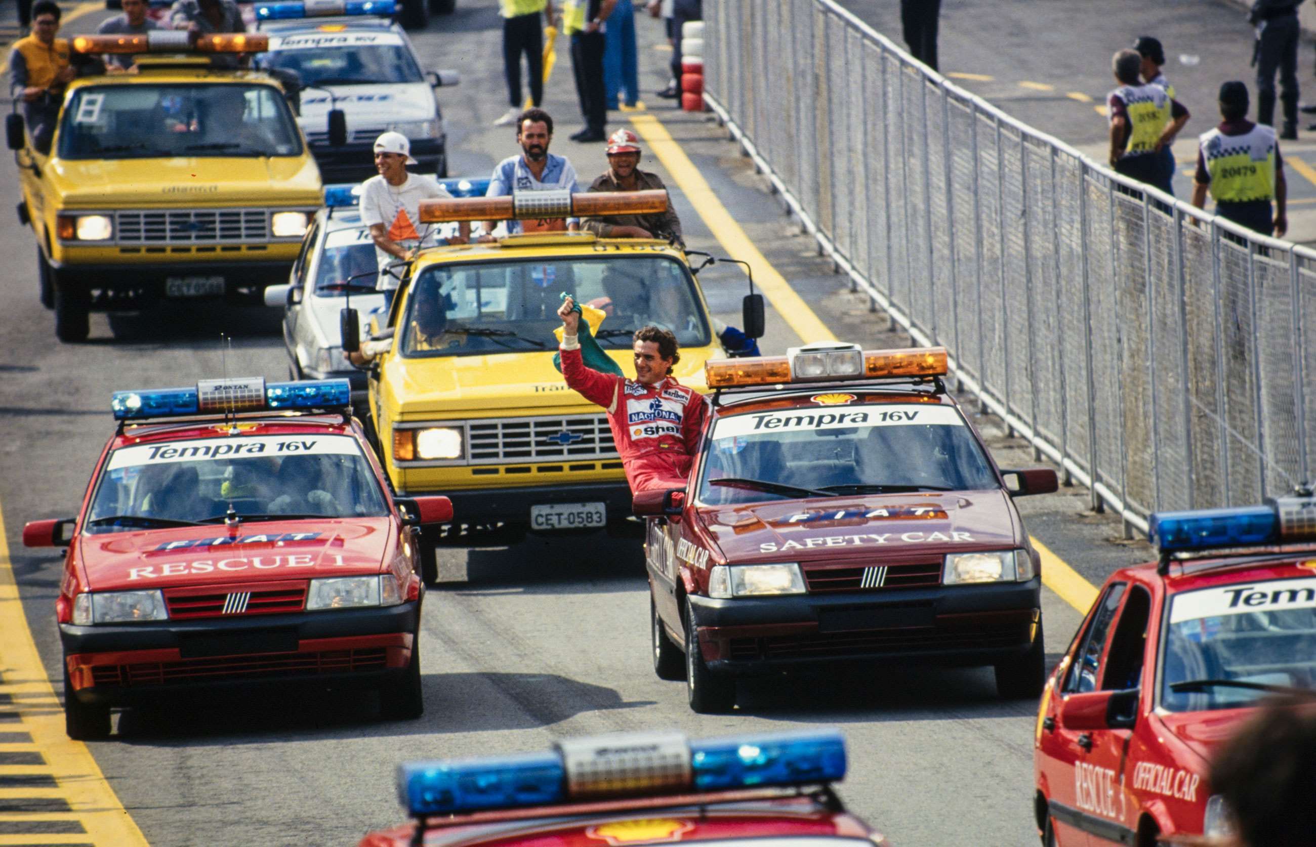 best-safety-cars-5-fiat-tempra-ayrton-senna-f1-1993-brazil-rainer-schlegelmilch-mi-07122021.jpg
