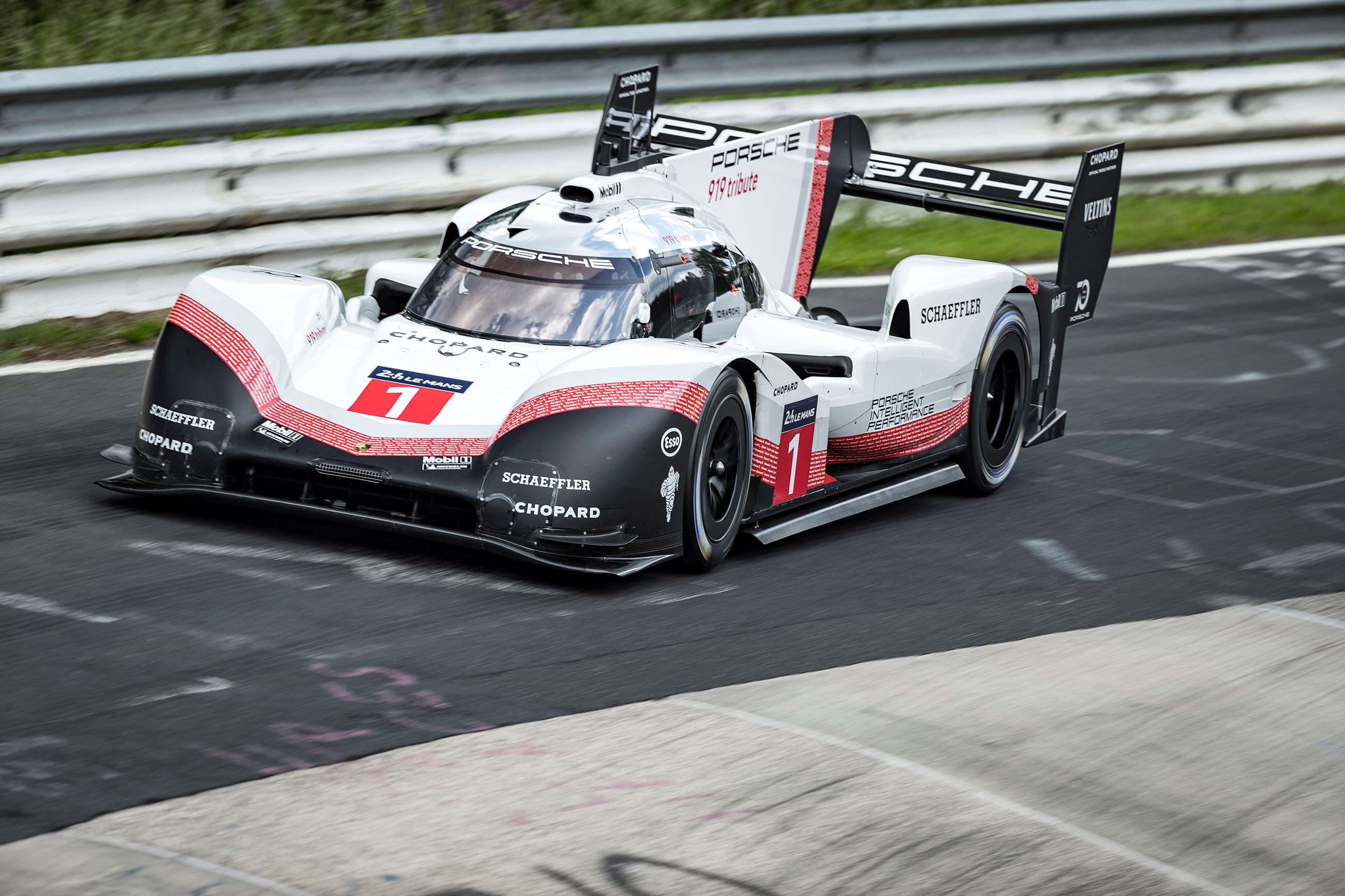 Porsche 919 Evo smashes Nürburgring lap record