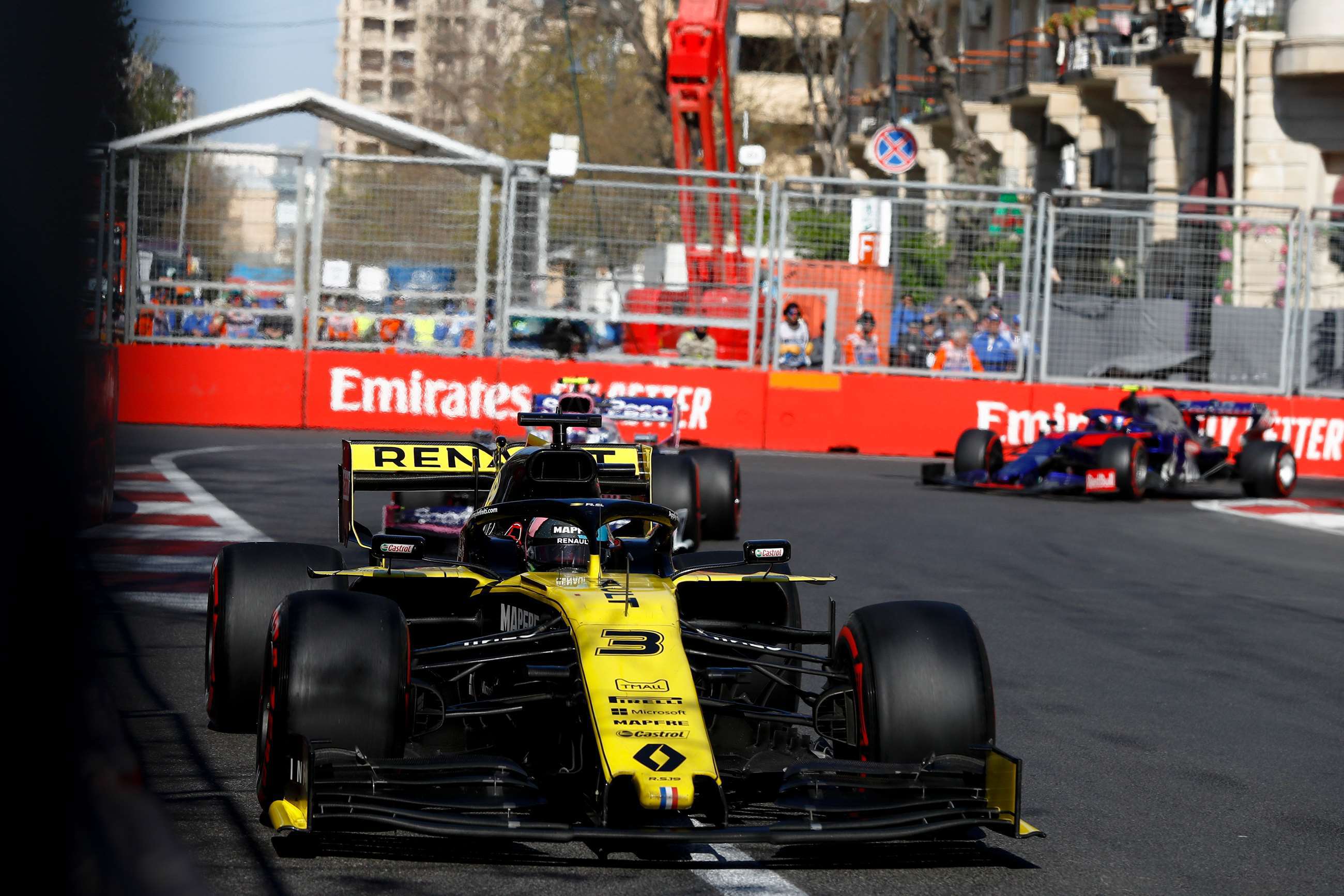 f1-2019-baku-renault-rs19-daniel-ricciardo-glenn-dunbar-lat-goodwood-29042019.jpg