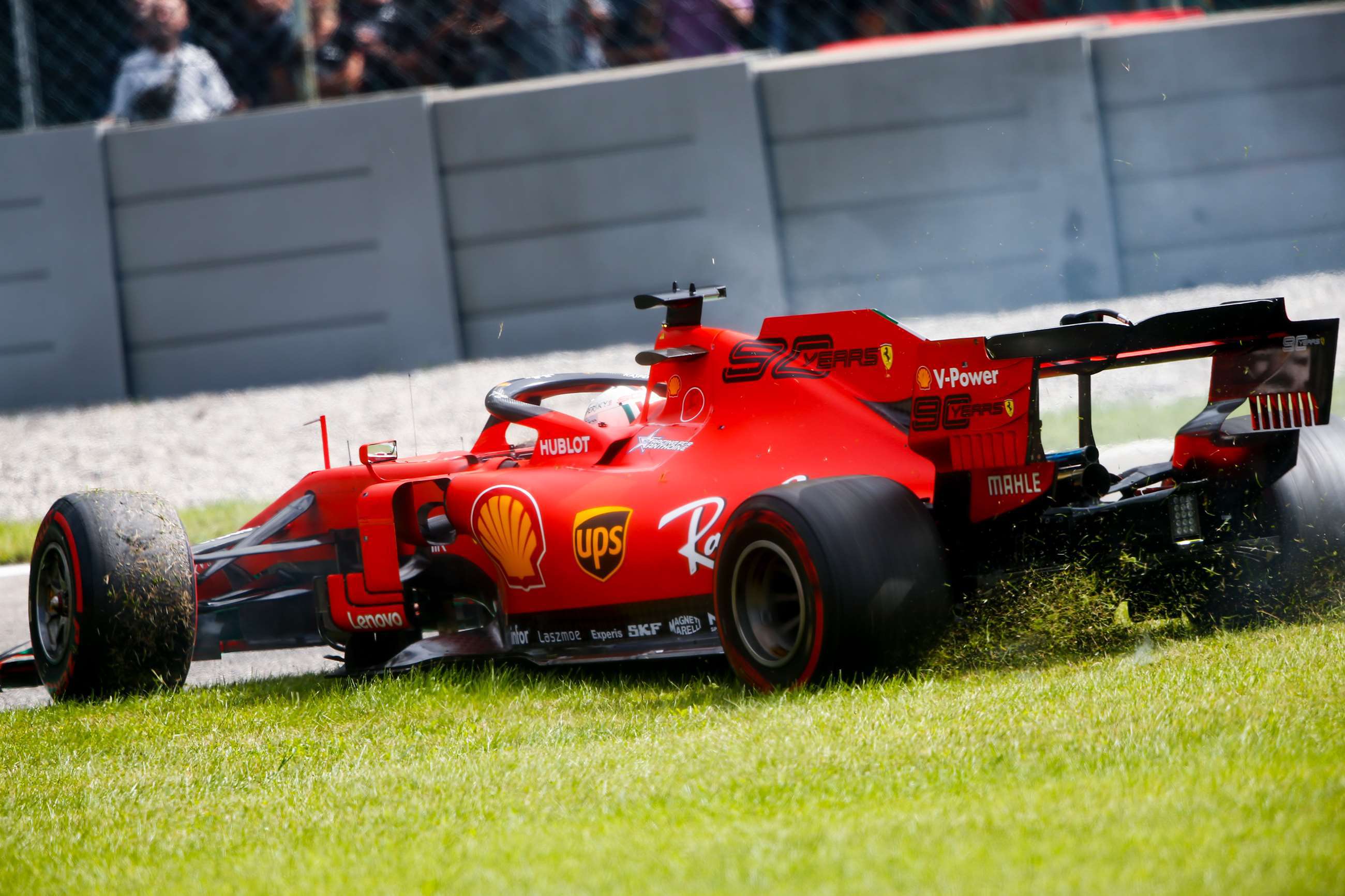 f1-2019-monza-sebastian-vettel-ferrari-sf90-spin-crash-andy-hone-motorsport-images-goodwood-09092019.jpg