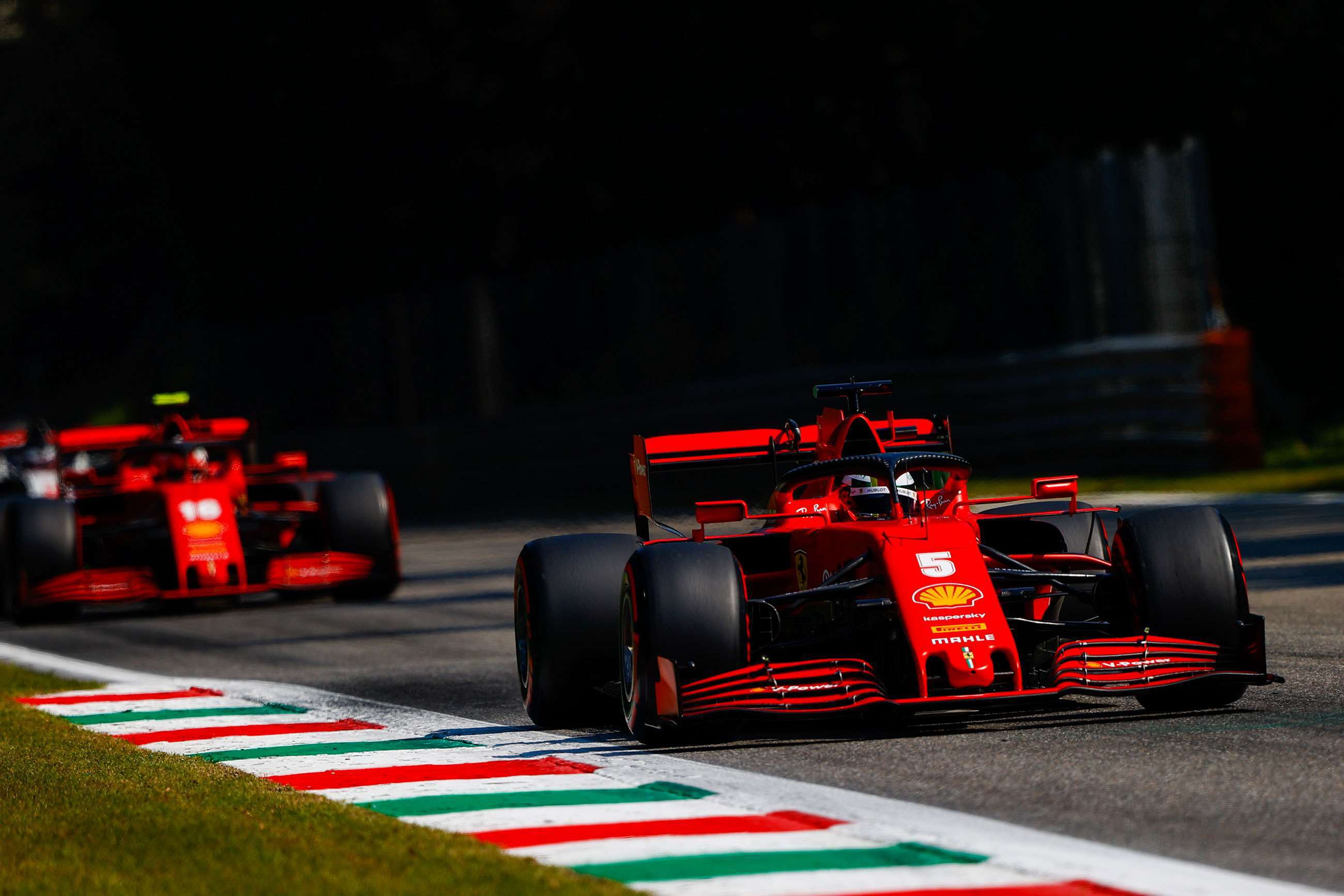 f1-2020-monza-ferrari-sf1000-sebastian-vettel-charles-leclerc-andy-hone-mi-goodwood-09092020.jpg