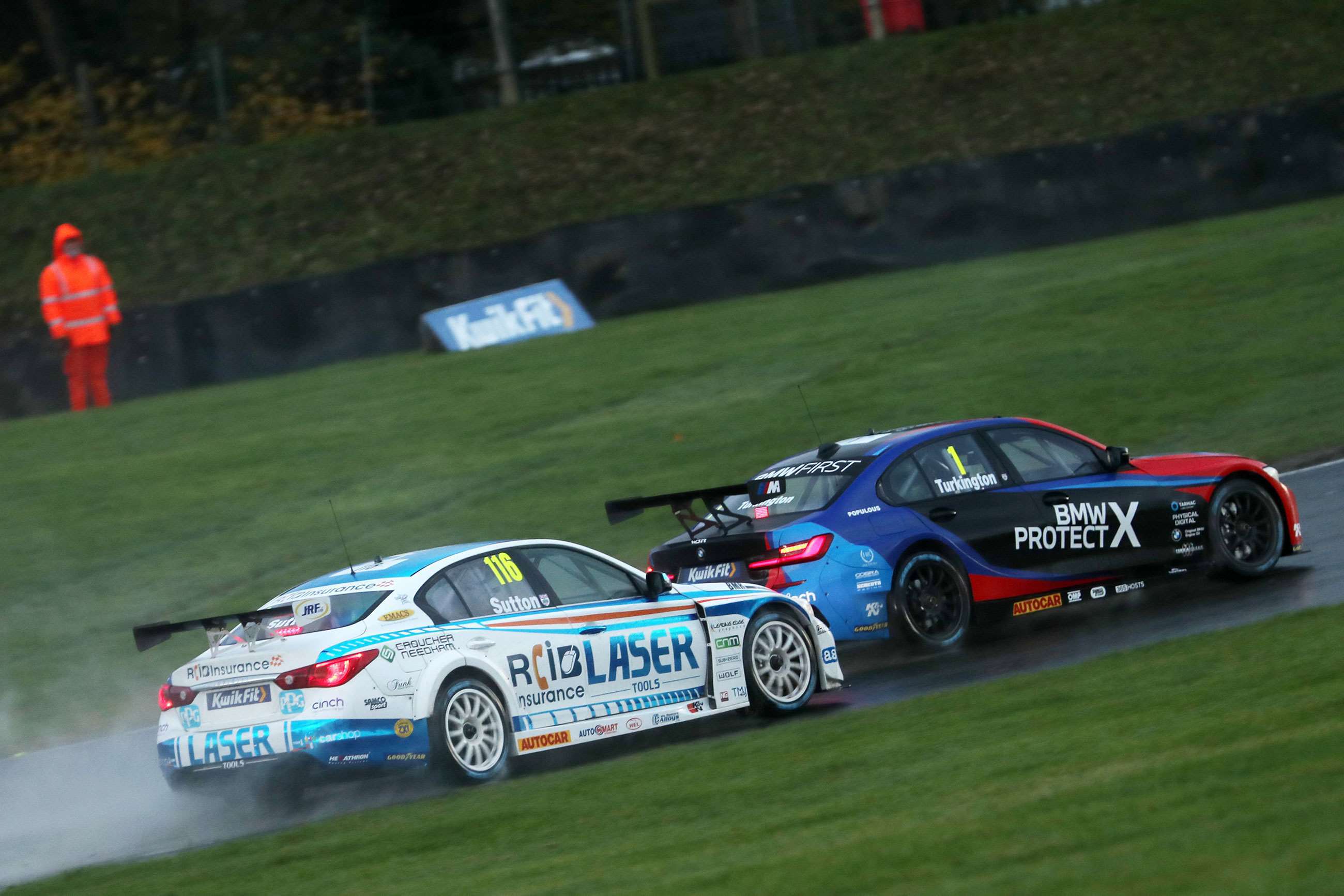 btcc-2021-20-turkington-sutton-jep-mi-goodwood-04012021.jpg