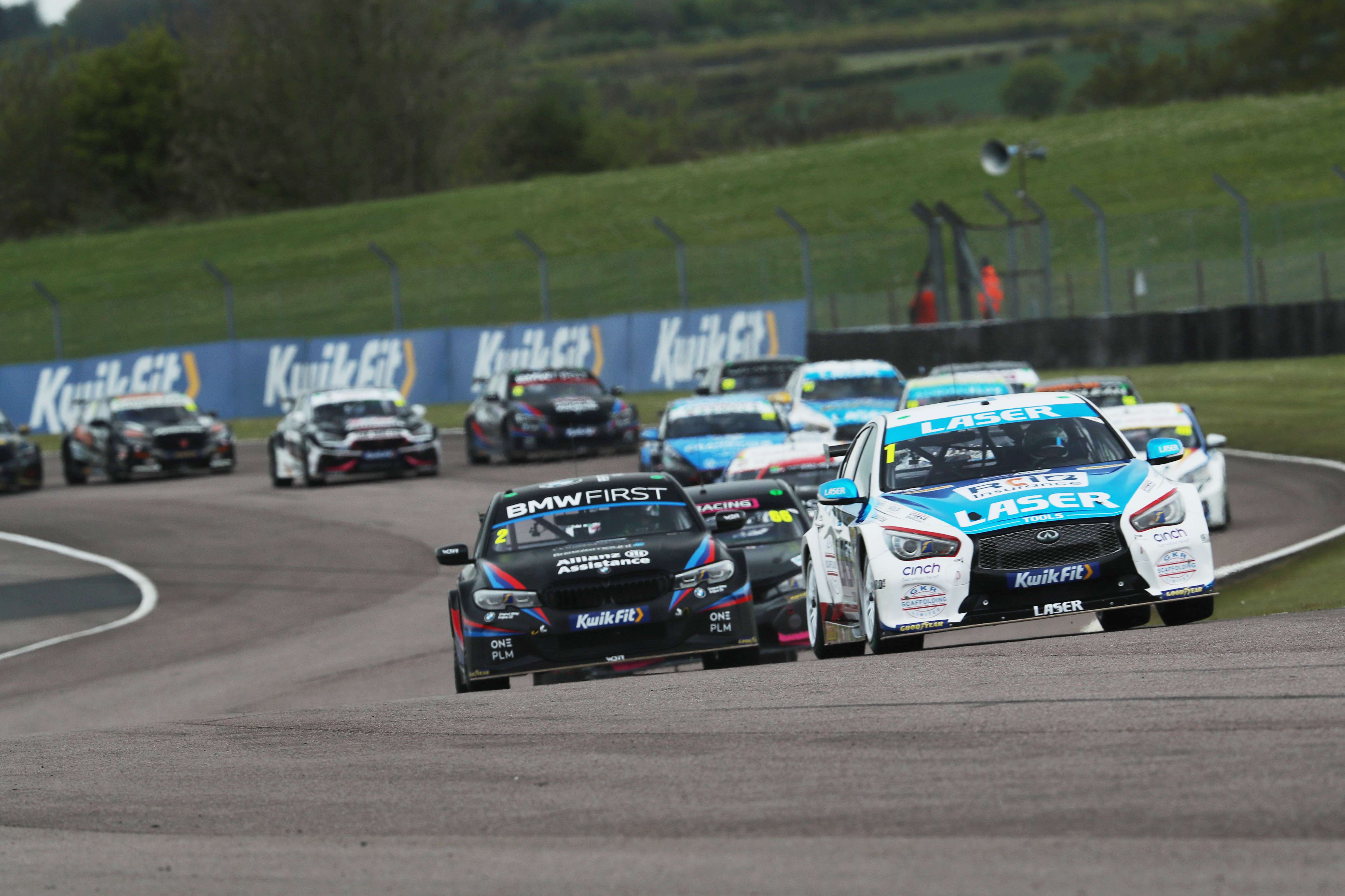 Crash-heavy Thruxton opens BTCC 2021 | GRR