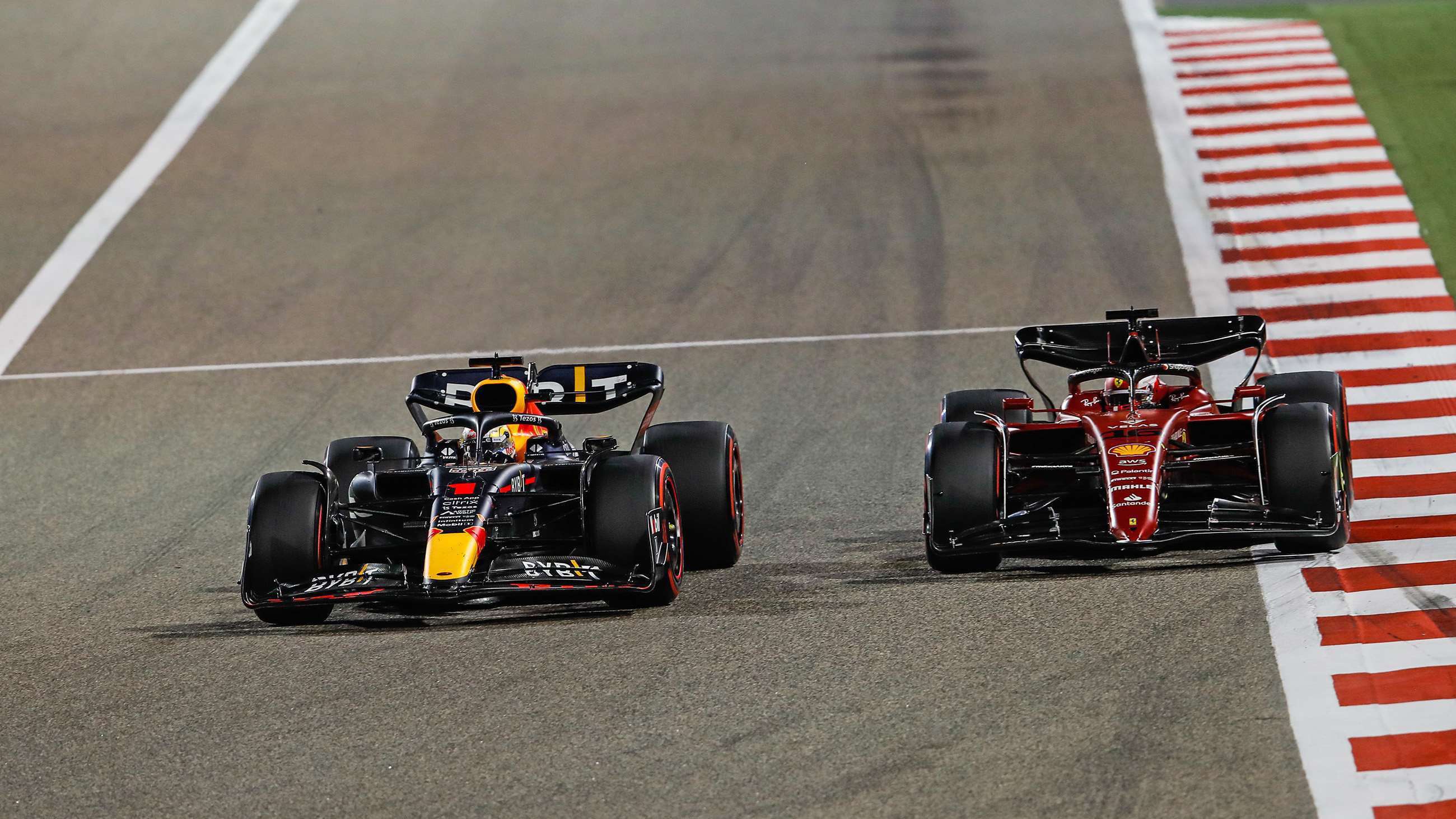 verstappen-leclerc-bahrain-gp-2022-zak-mauger-mi-04042022-2600.jpg