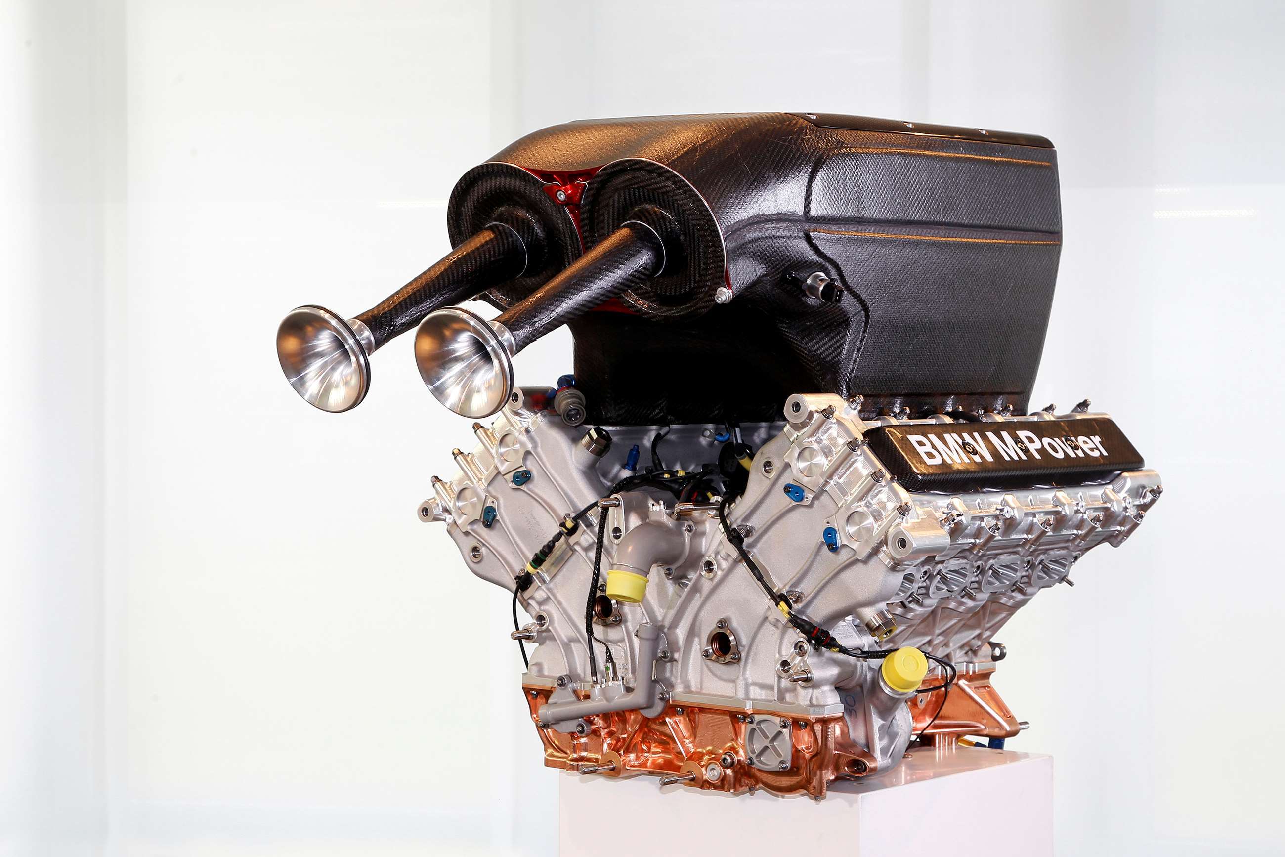 bmw-m-hybrid-v8-engine-02.jpg