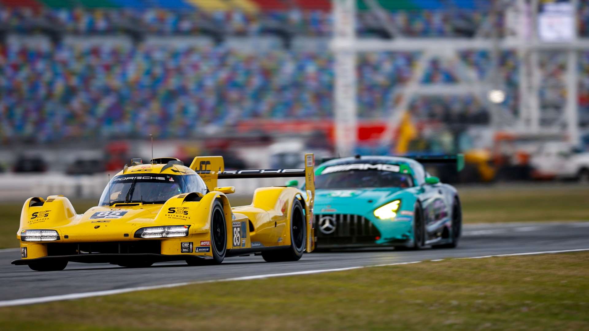 The rolex 24 shop hours of daytona