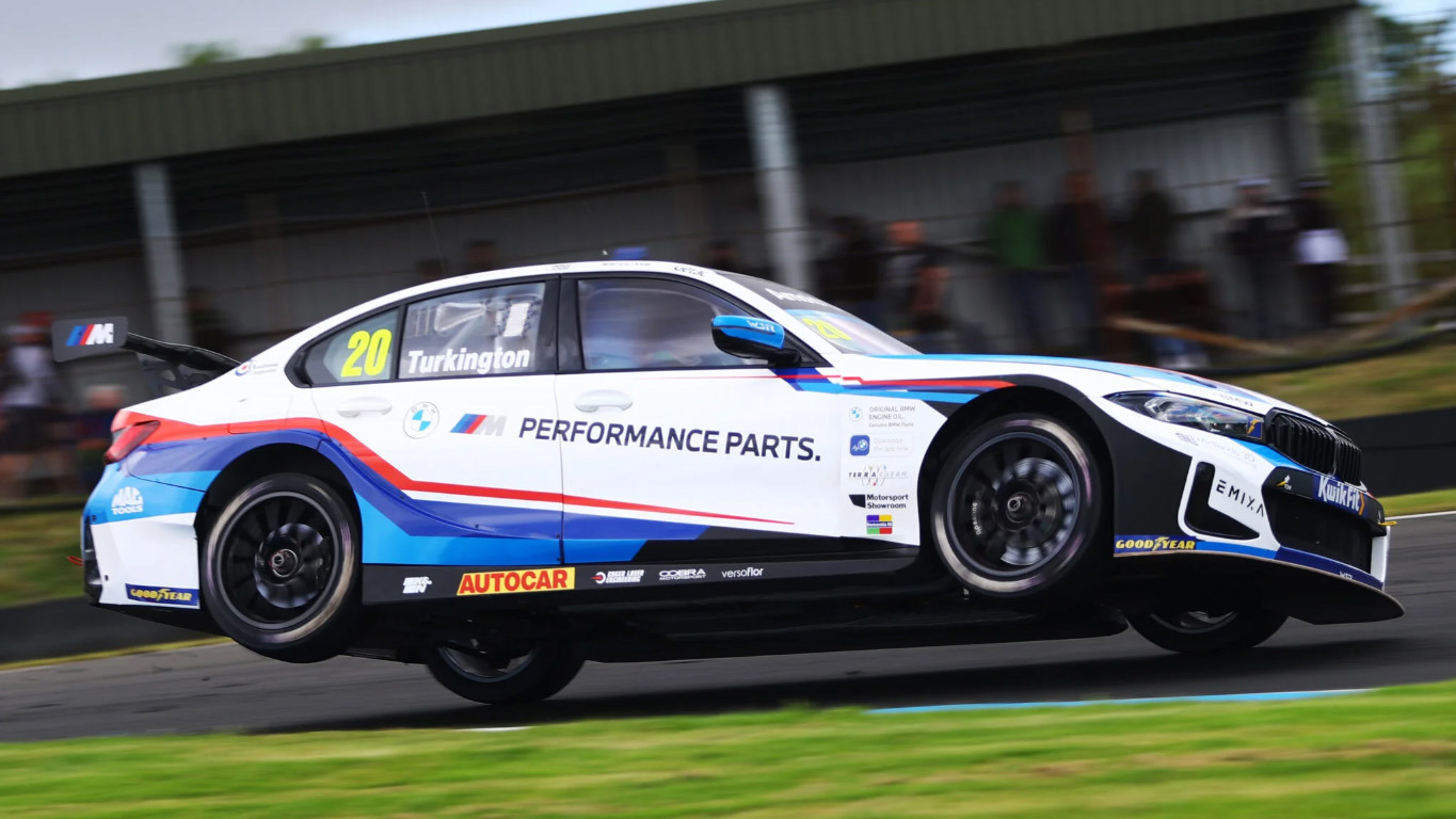 Turkington BTCC Knockhill copy.jpg