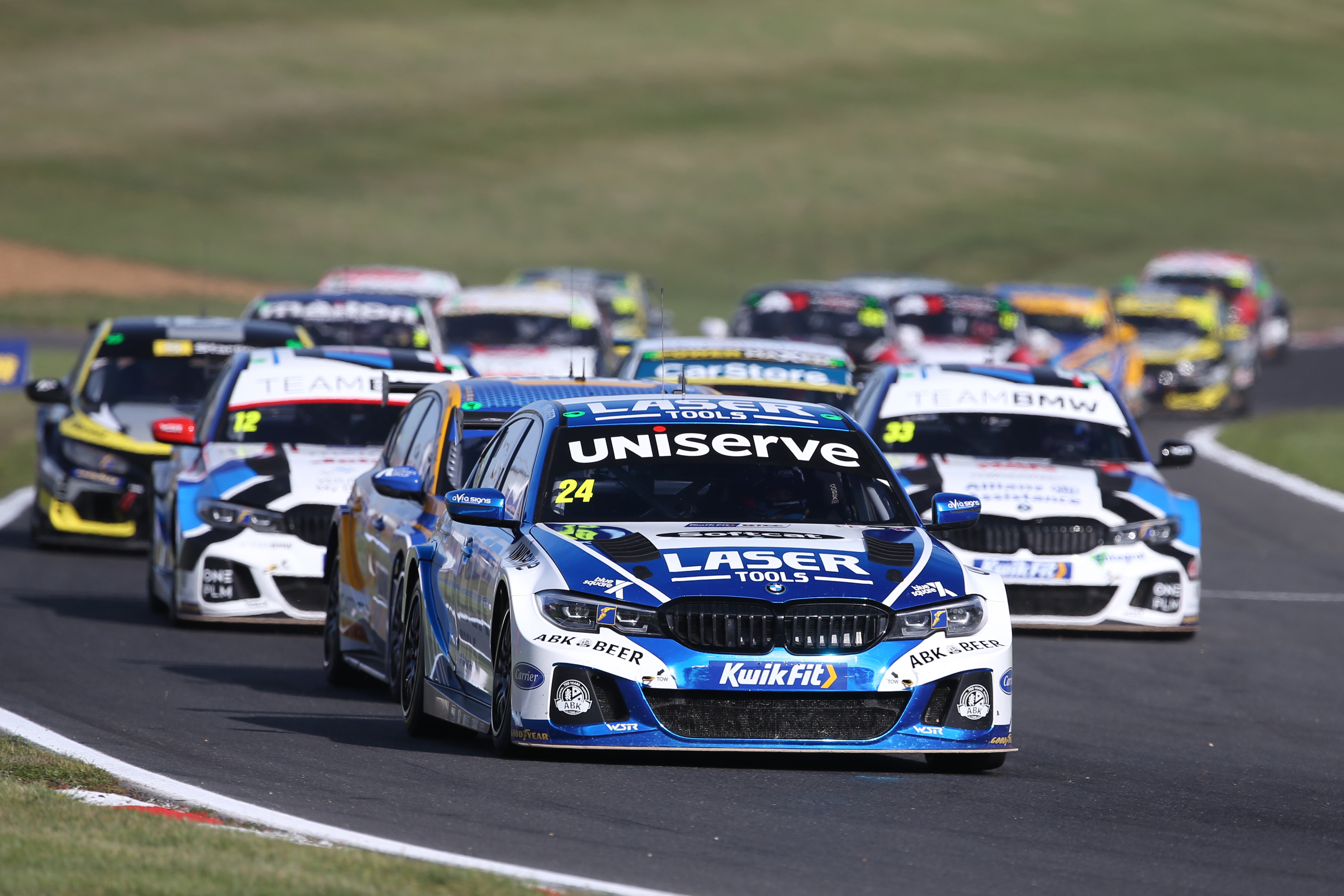 Hill leads BMW dominance in unfavourable conditions; Sutton.jpg