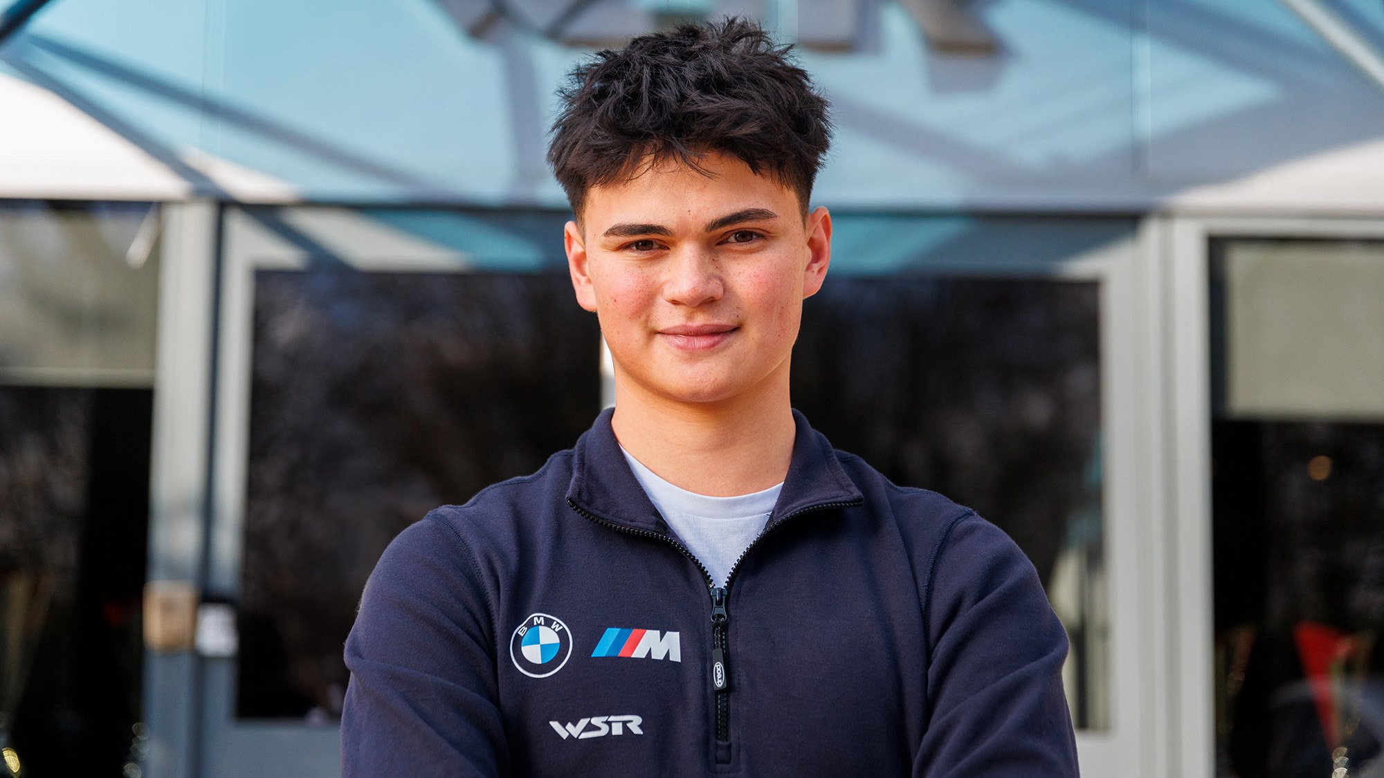 Daryl DeLeon signs with WSR copy.jpg